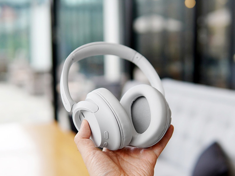 Sony WH-CH720N White (Sony Korea Ver.) 착용 스타일