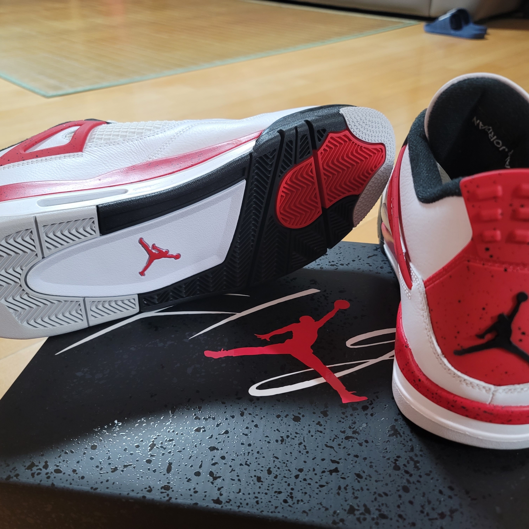 Jordan 4 Retro Red Cement 착용 스타일 - 4