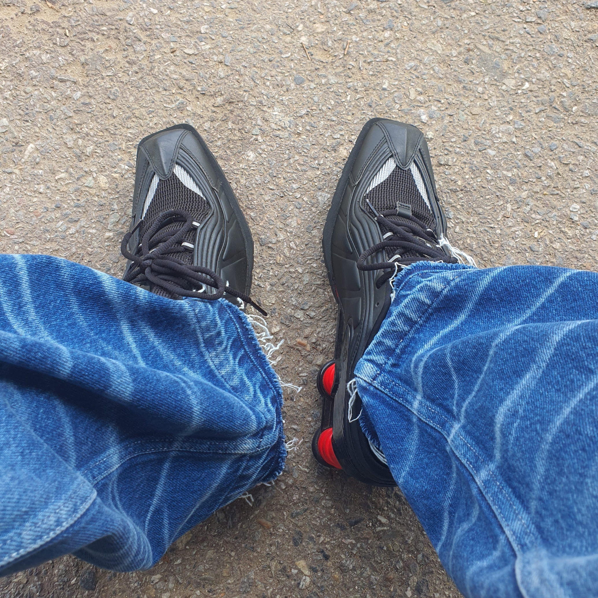 Nike x Martine Rose Shox MR4 Black 착용 스타일