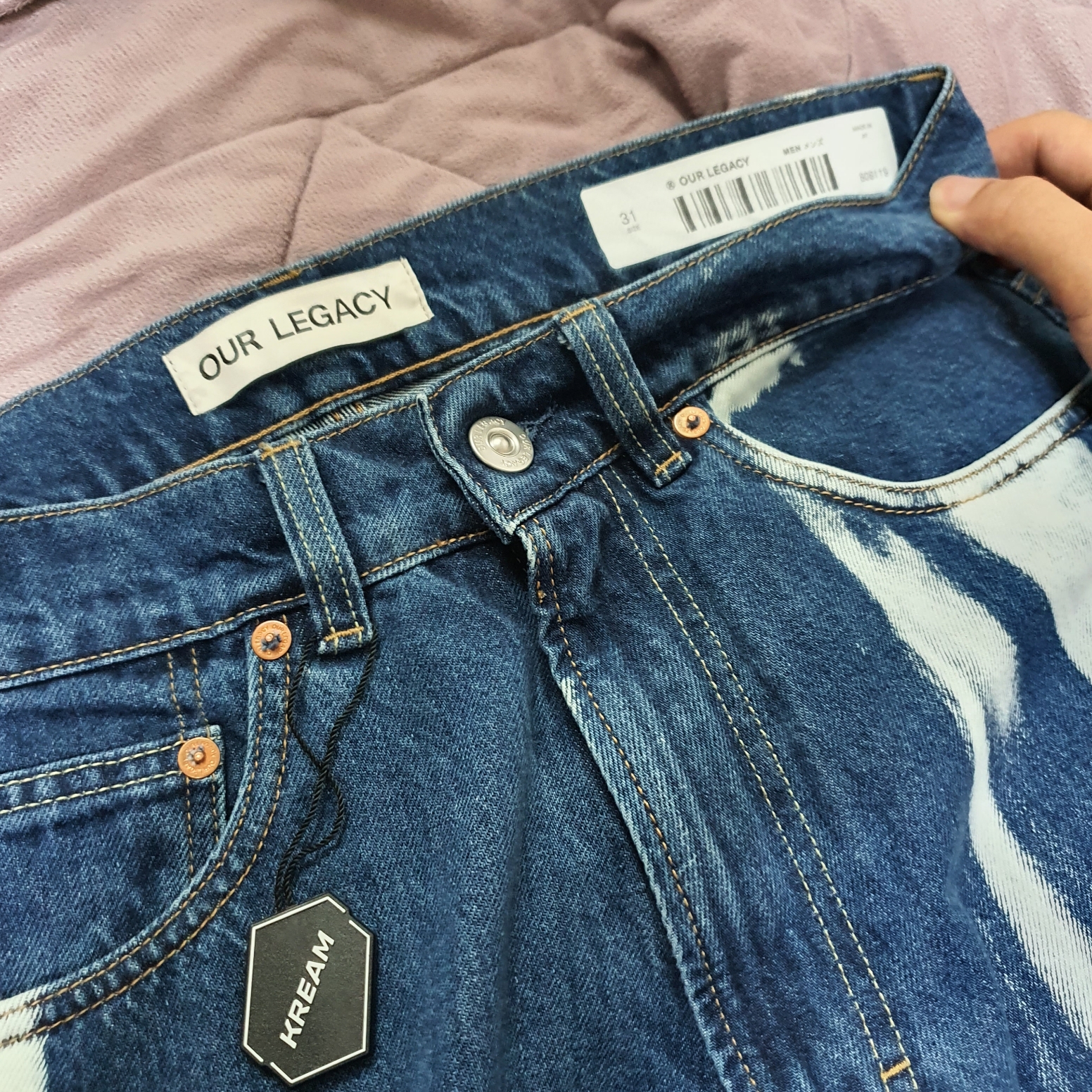 Our Legacy Extended Third Cut Glass Bleach Denim 착용 스타일 - 1