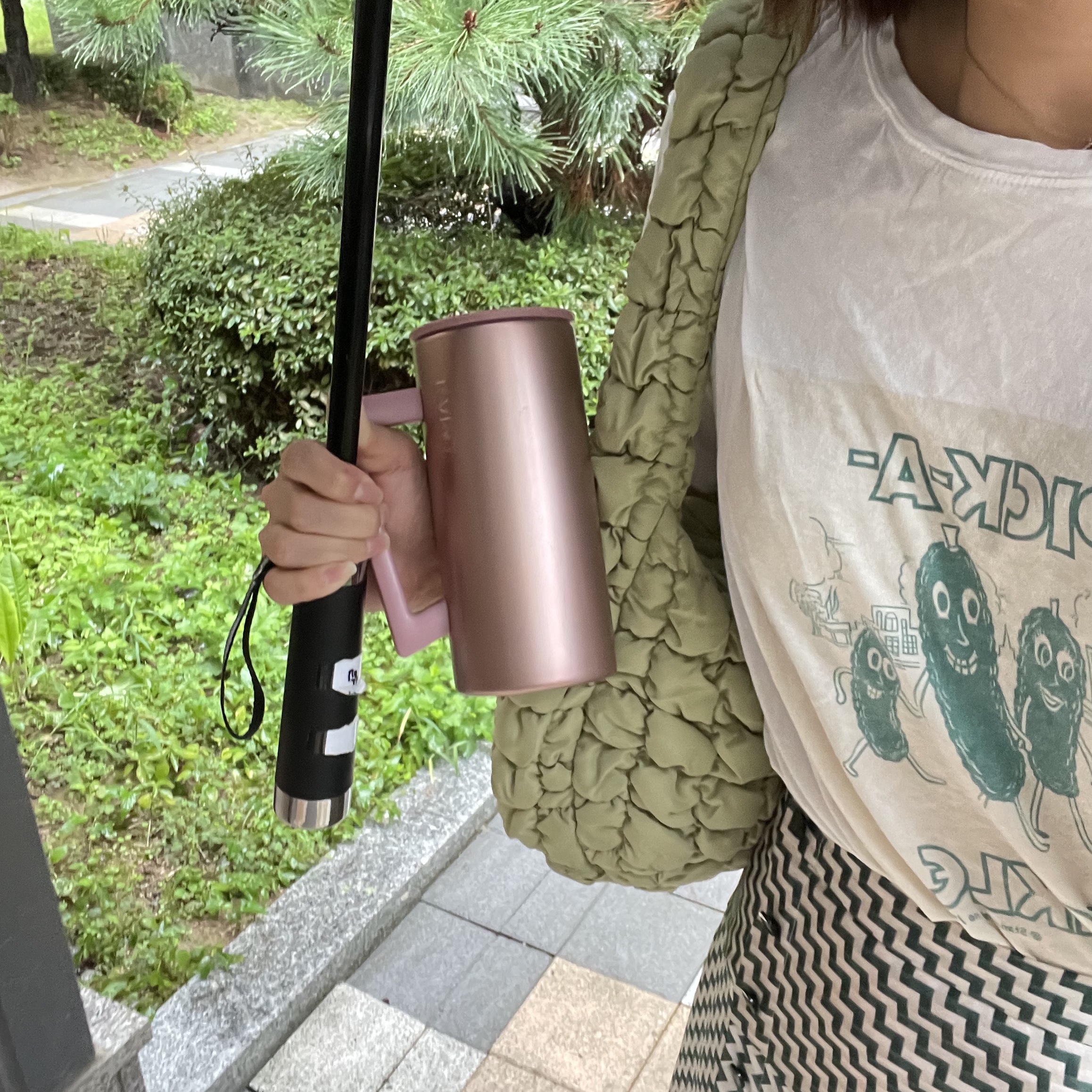 COS Quilted Mini Bag Light Green 착용 스타일