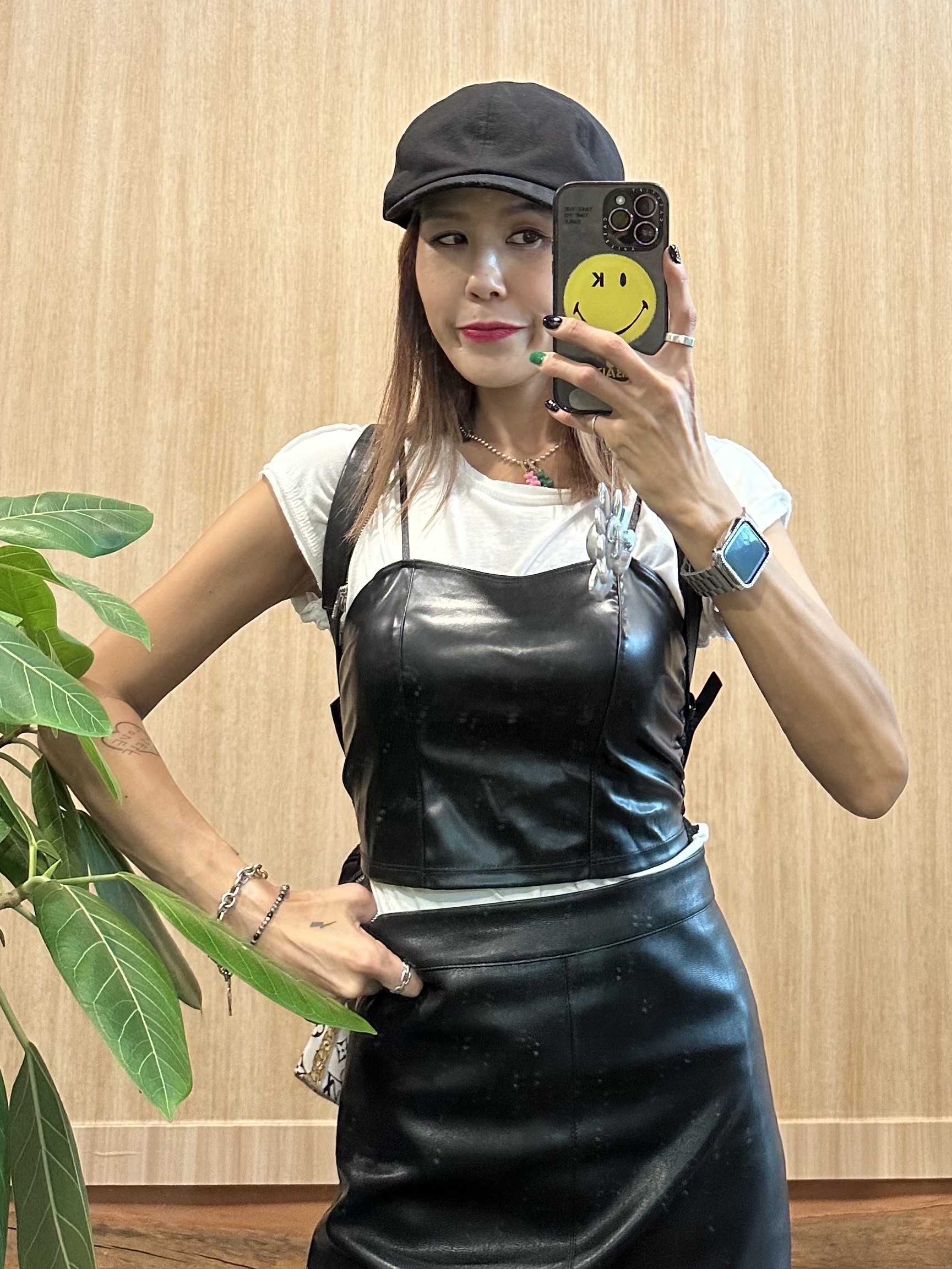 (W) Louis Vuitton Monogram Confidential Bandeau Black, Gentle Monster Le 01 Black 착용 스타일 - 3
