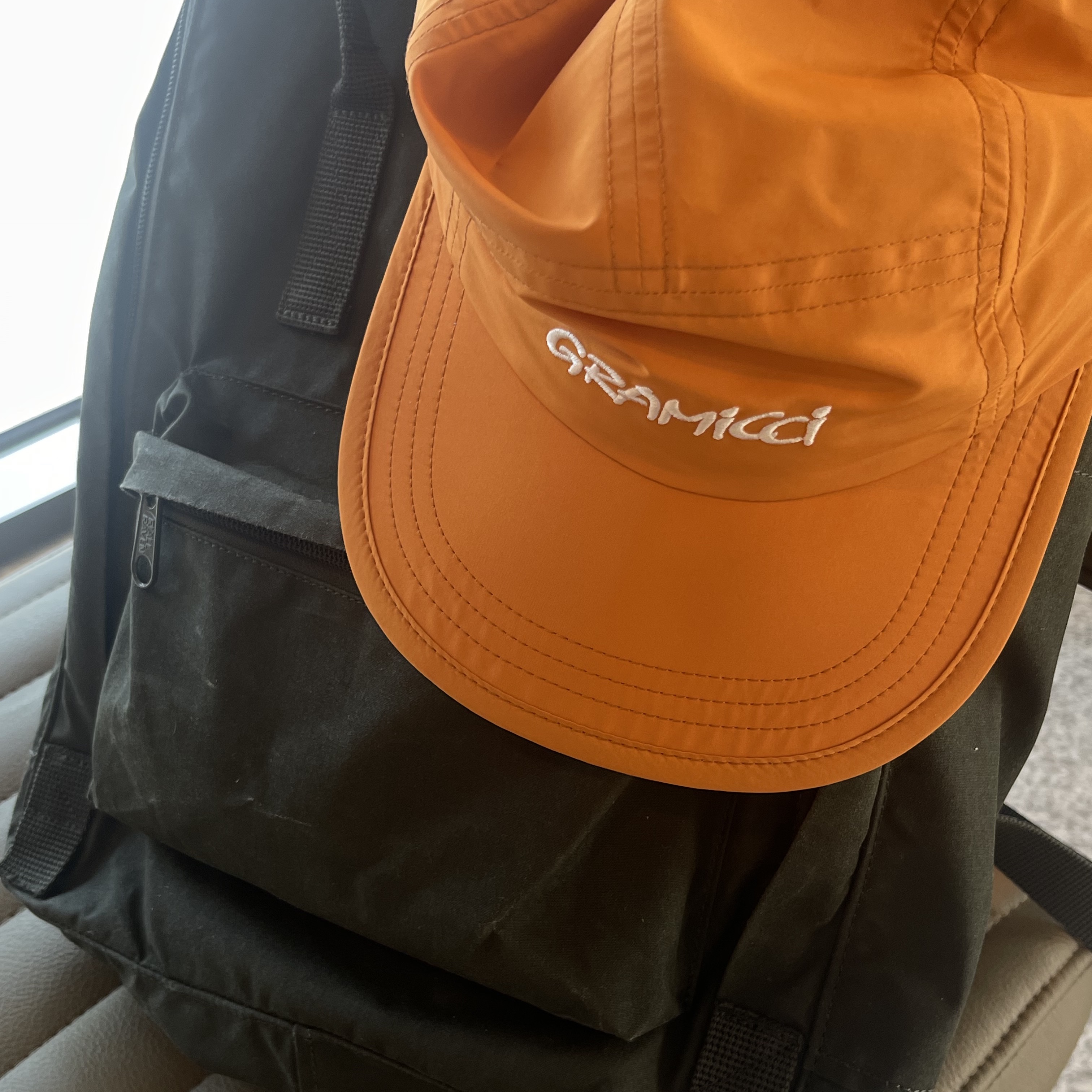 Fjallraven Kanken Forest Green 착용 스타일