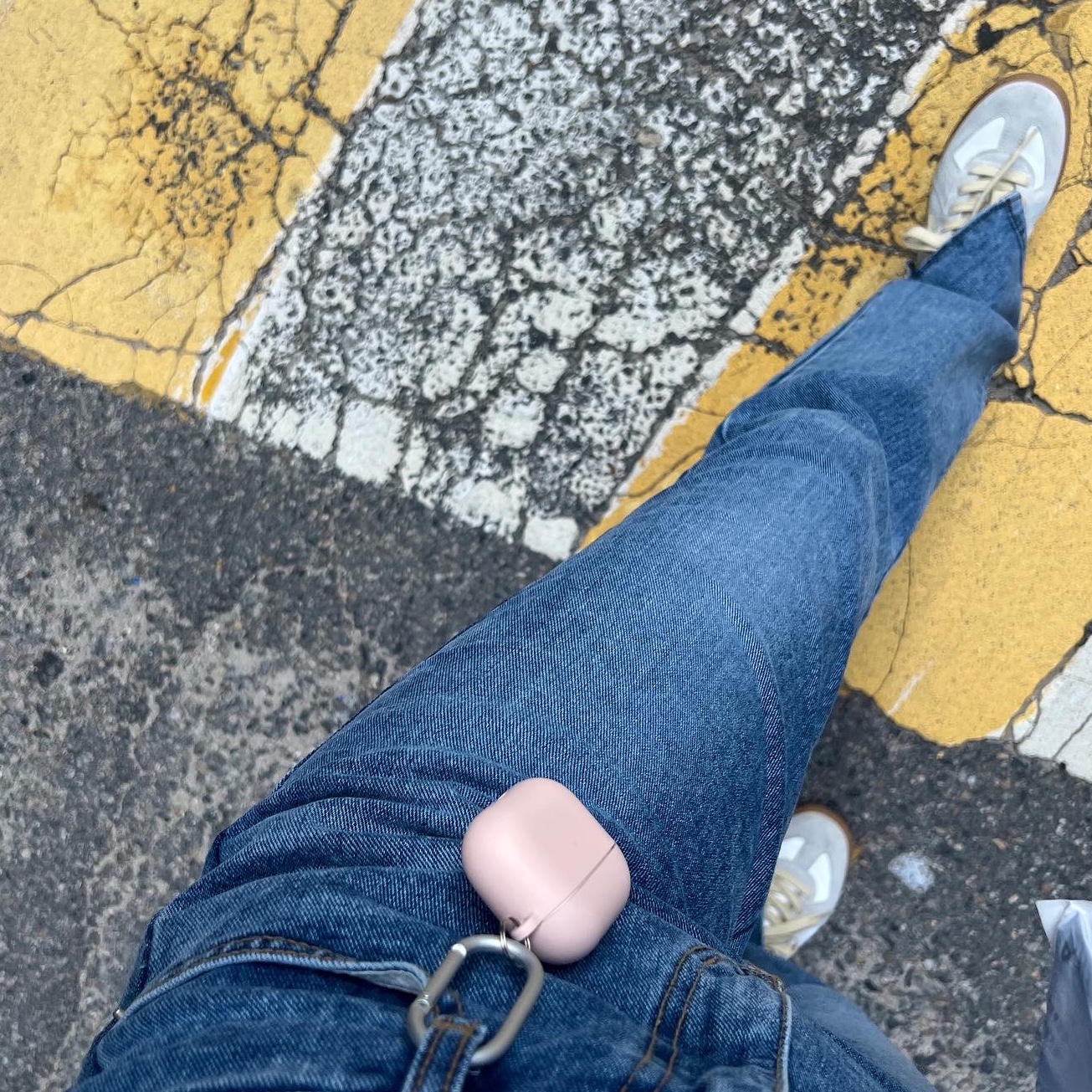(W) Maison Margiela Calfskin Replica Sneakers White 착용 스타일