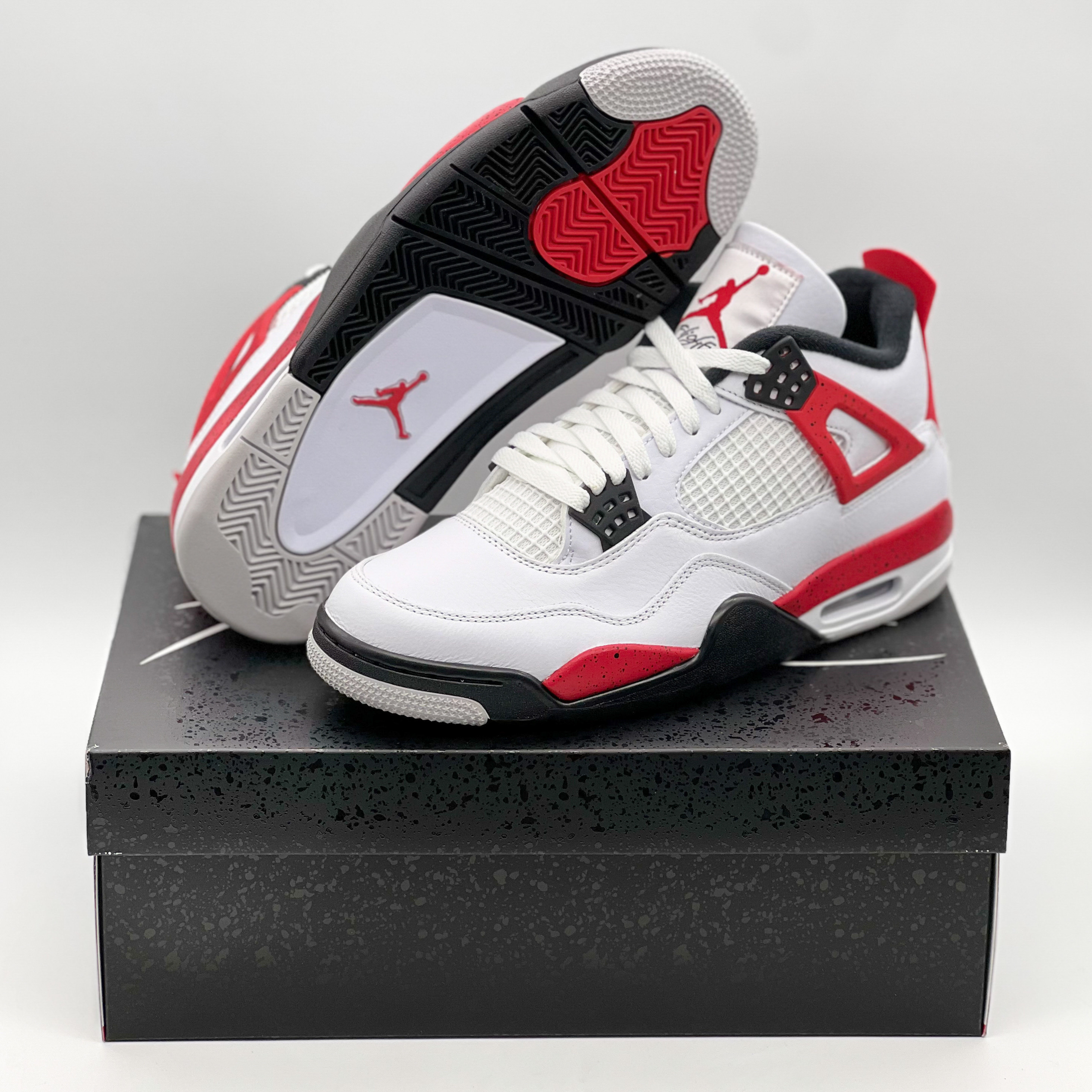 Jordan 4 Retro Red Cement 착용 스타일 - 1