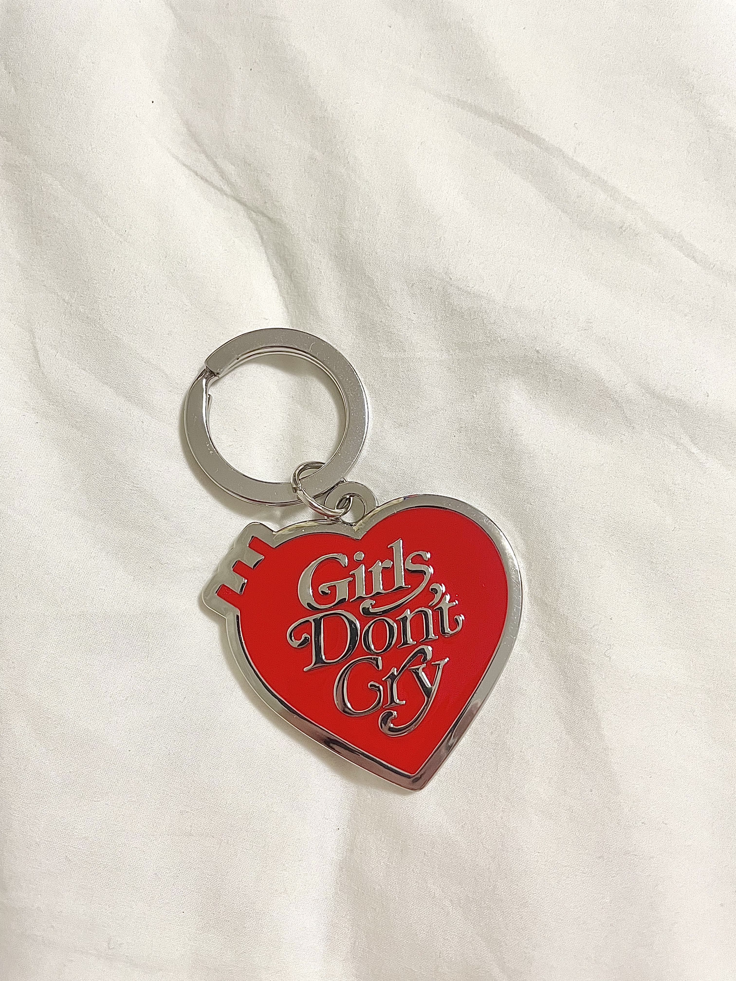 Human Made x Verdy Girls Don't Cry Keyring Red, Human Made Carabiner 70mm Silver 착용 스타일 - 1