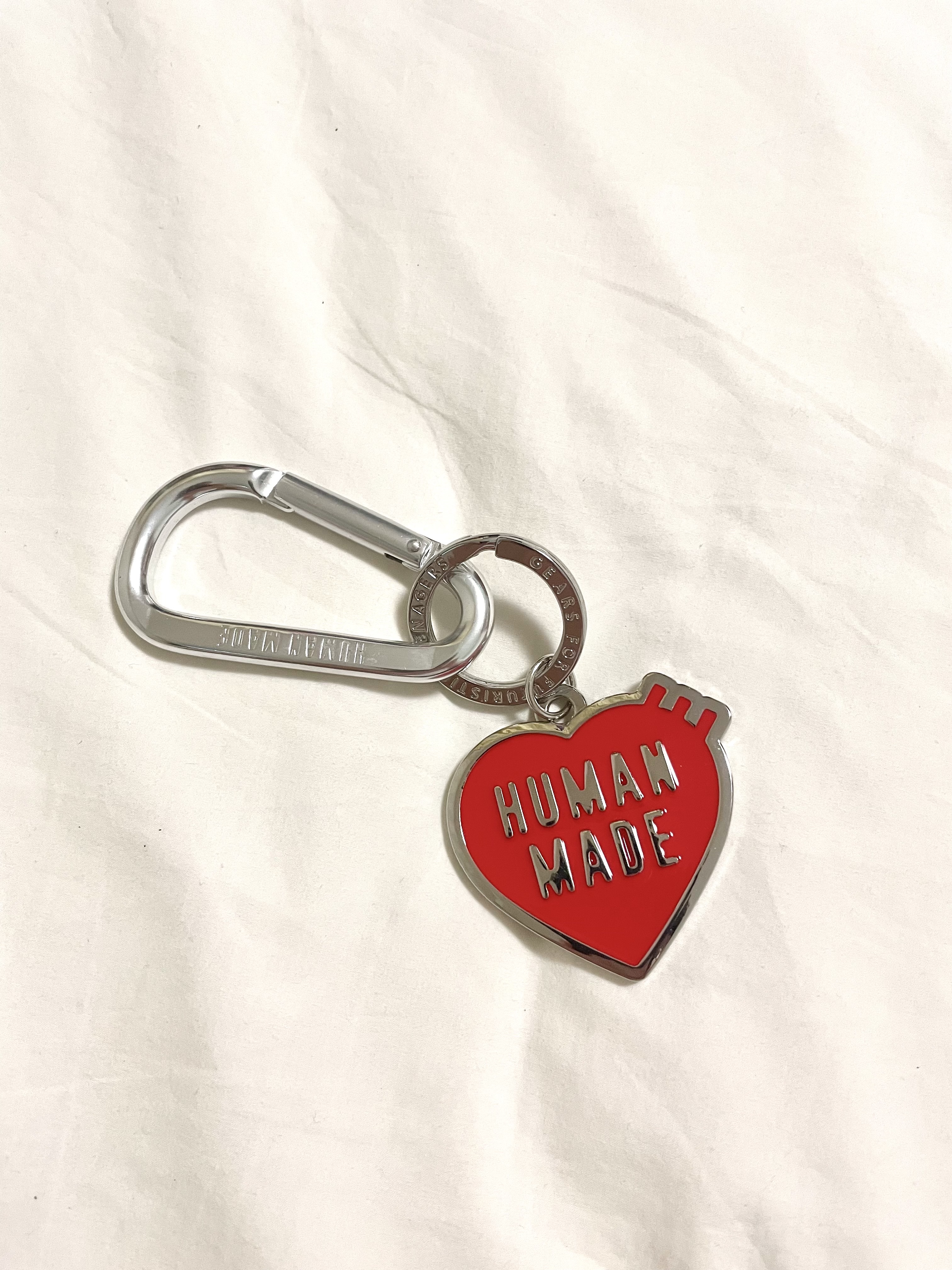 Human Made x Verdy Girls Don't Cry Keyring Red, Human Made Carabiner 70mm Silver 착용 스타일 - 2