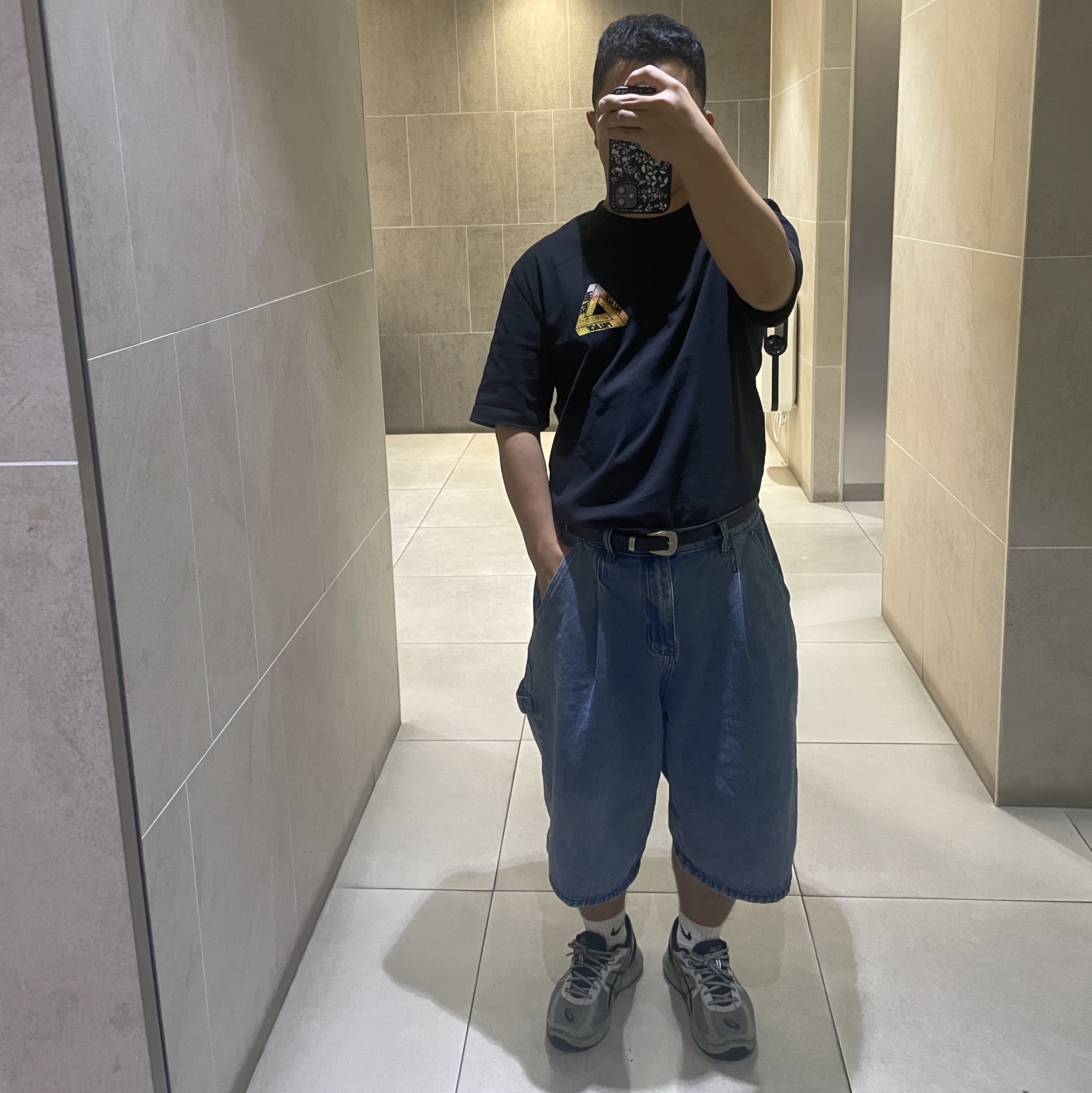 Palace Tri-Lager T-Shirt Black - 20FW, Asics Jog 100 S Sheet Rock - 2E Wide 착용 스타일