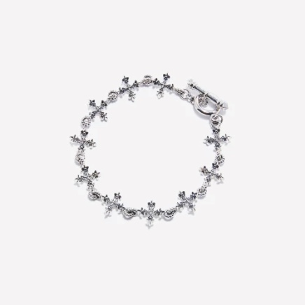 Scudo Vintage Cross Bracelet 착용 스타일