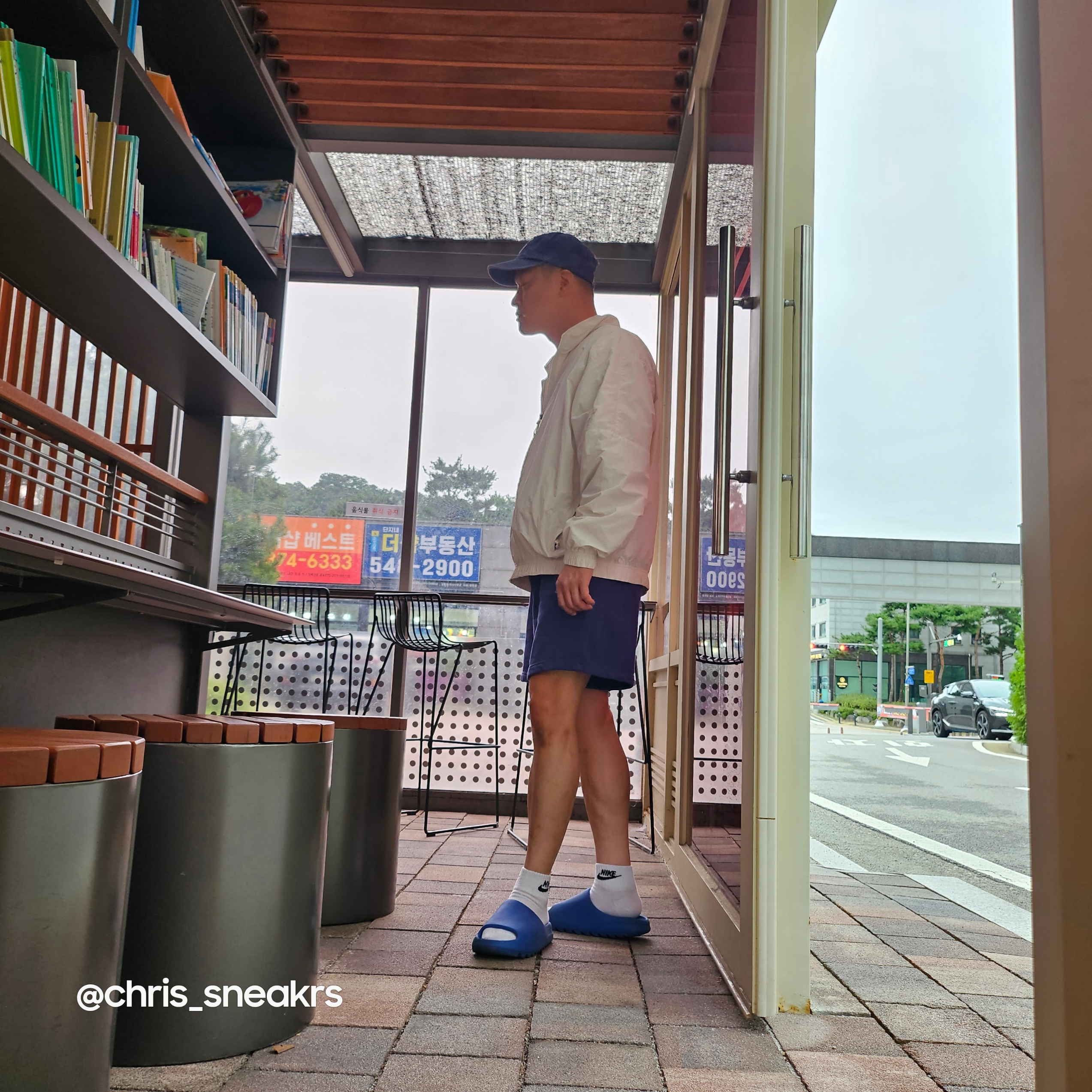 Supreme Pigment Canvas S Logo 6-Panel Navy - 23SS, Nike NRG Solo Swoosh Woven Track Jacket Phantom White - US/EU 착용 스타일 - 3