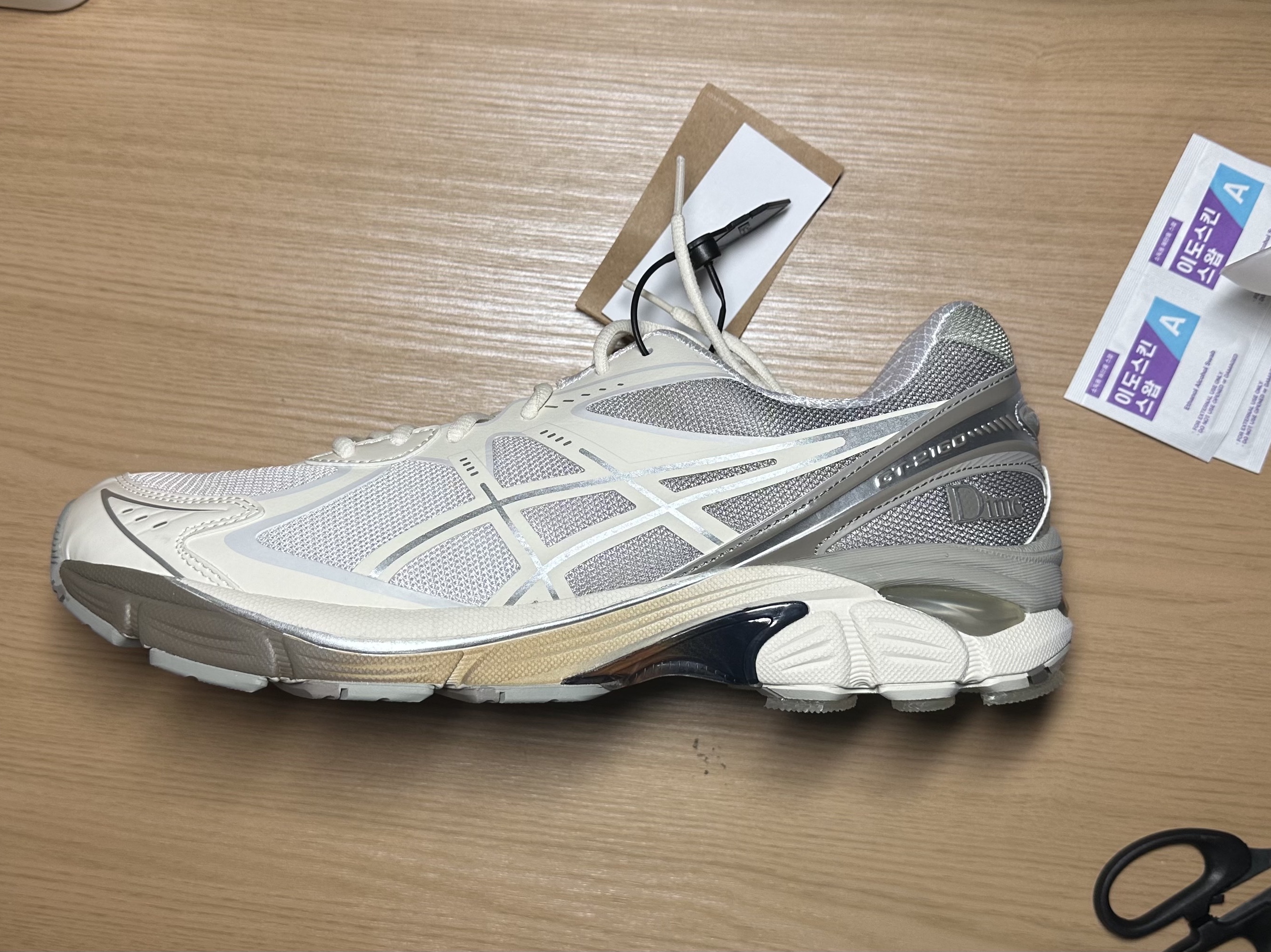 Asics x Dime GT-2160 Arctic Wolf London Fog 착용 스타일 - 2