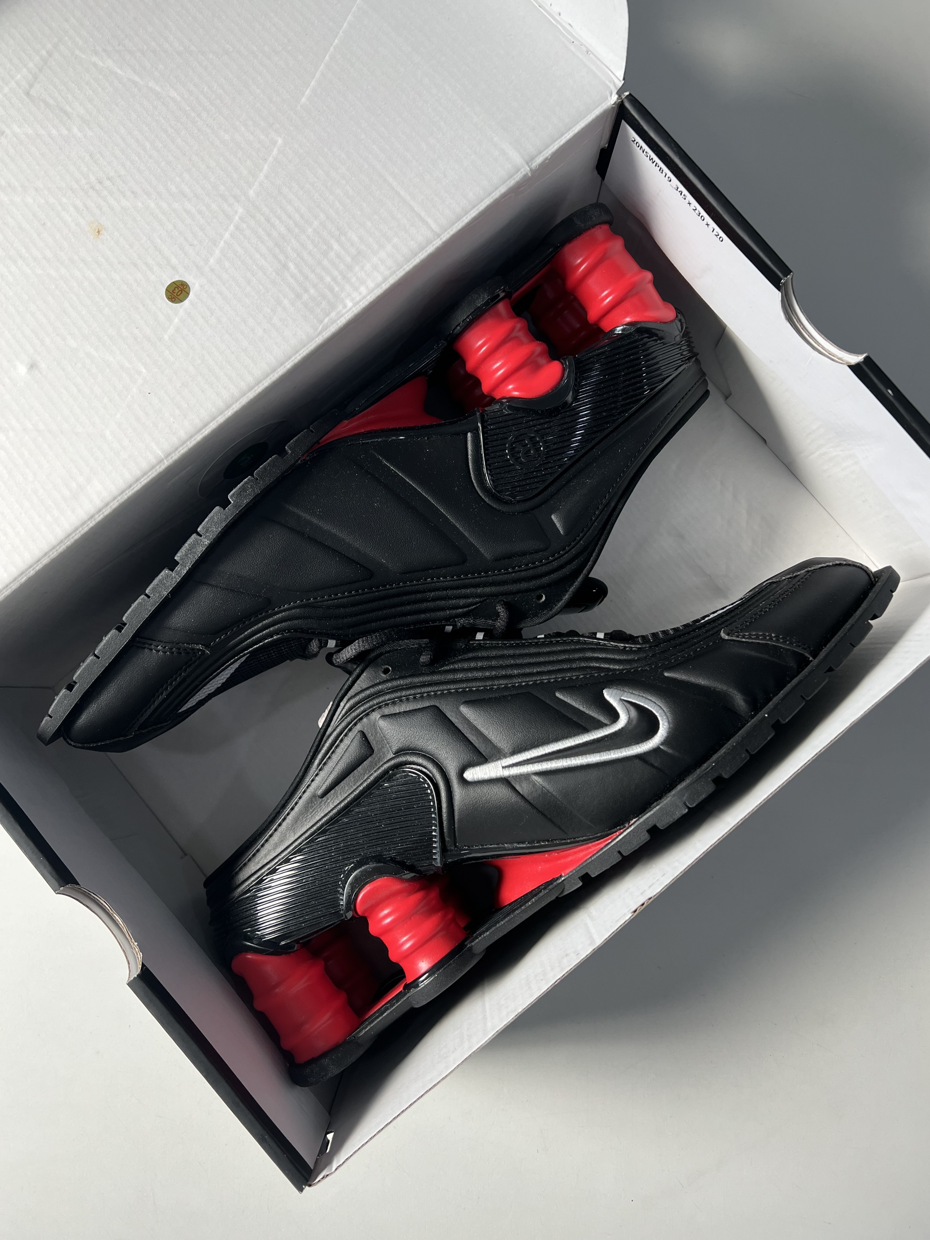 Nike x Martine Rose Shox MR4 Black 착용 스타일