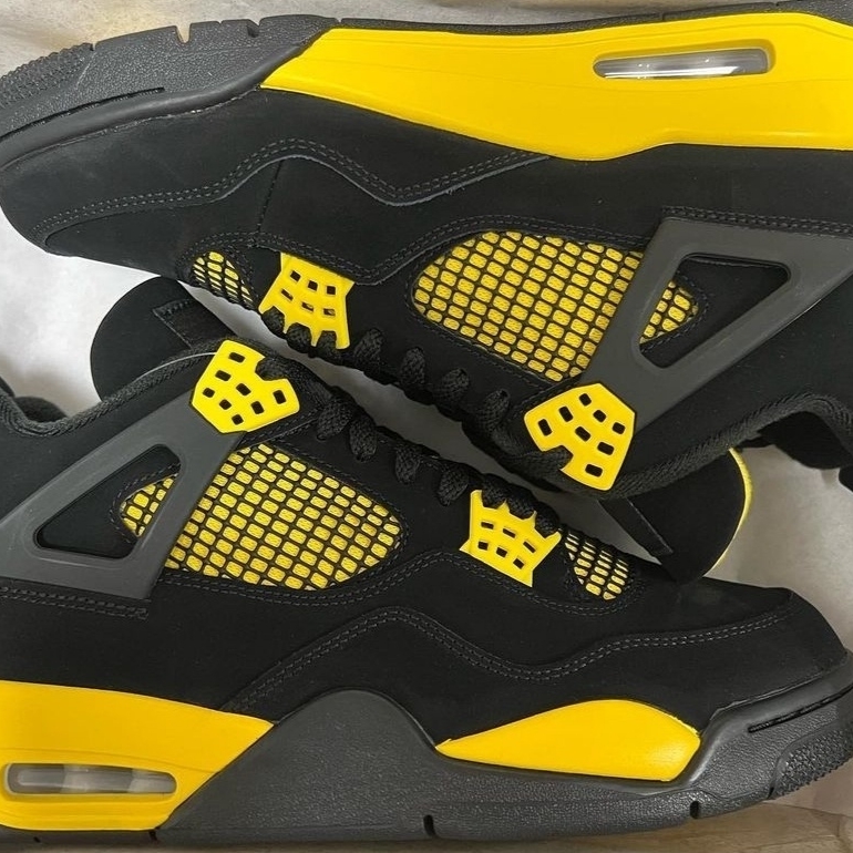 Jordan 4 Retro Thunder 2023 착용 스타일