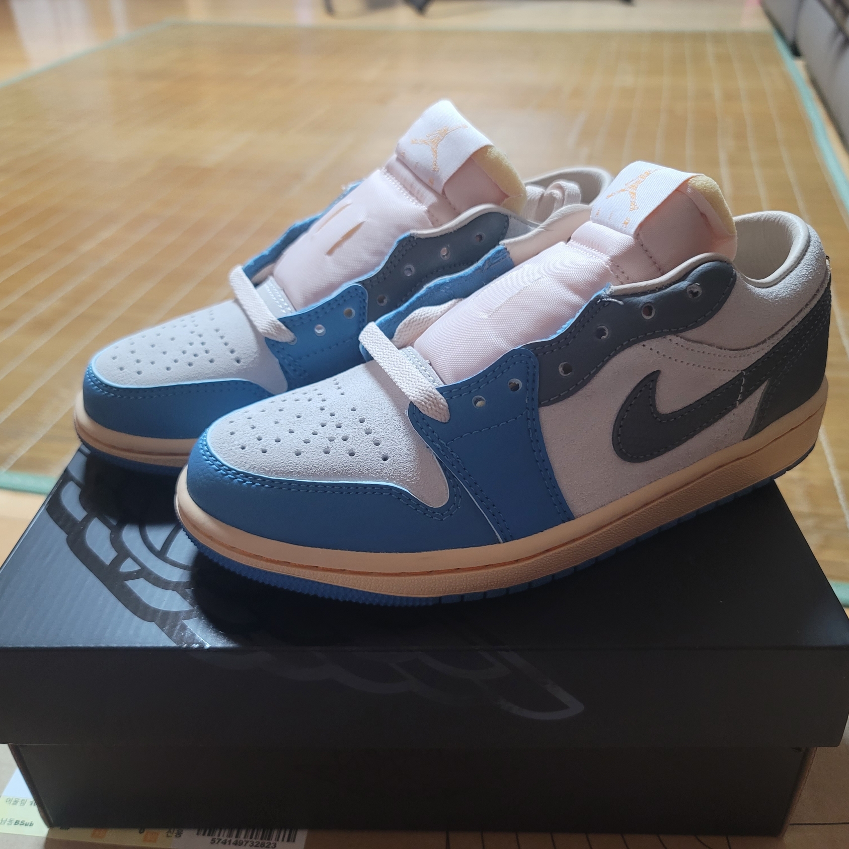 Jordan 1 Low SE Tokyo 96 착용 스타일 - 1