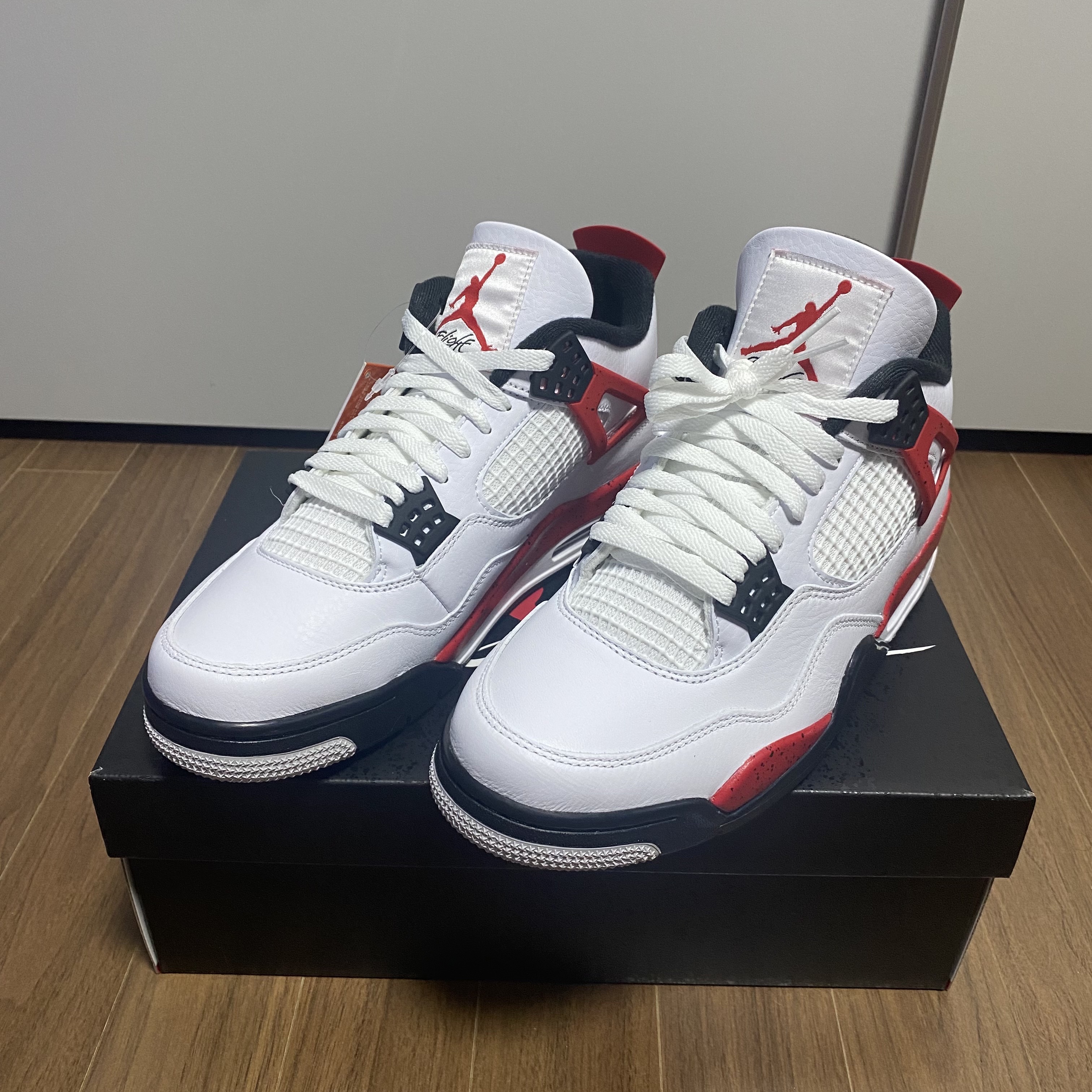 Jordan 4 Retro Red Cement 착용 스타일