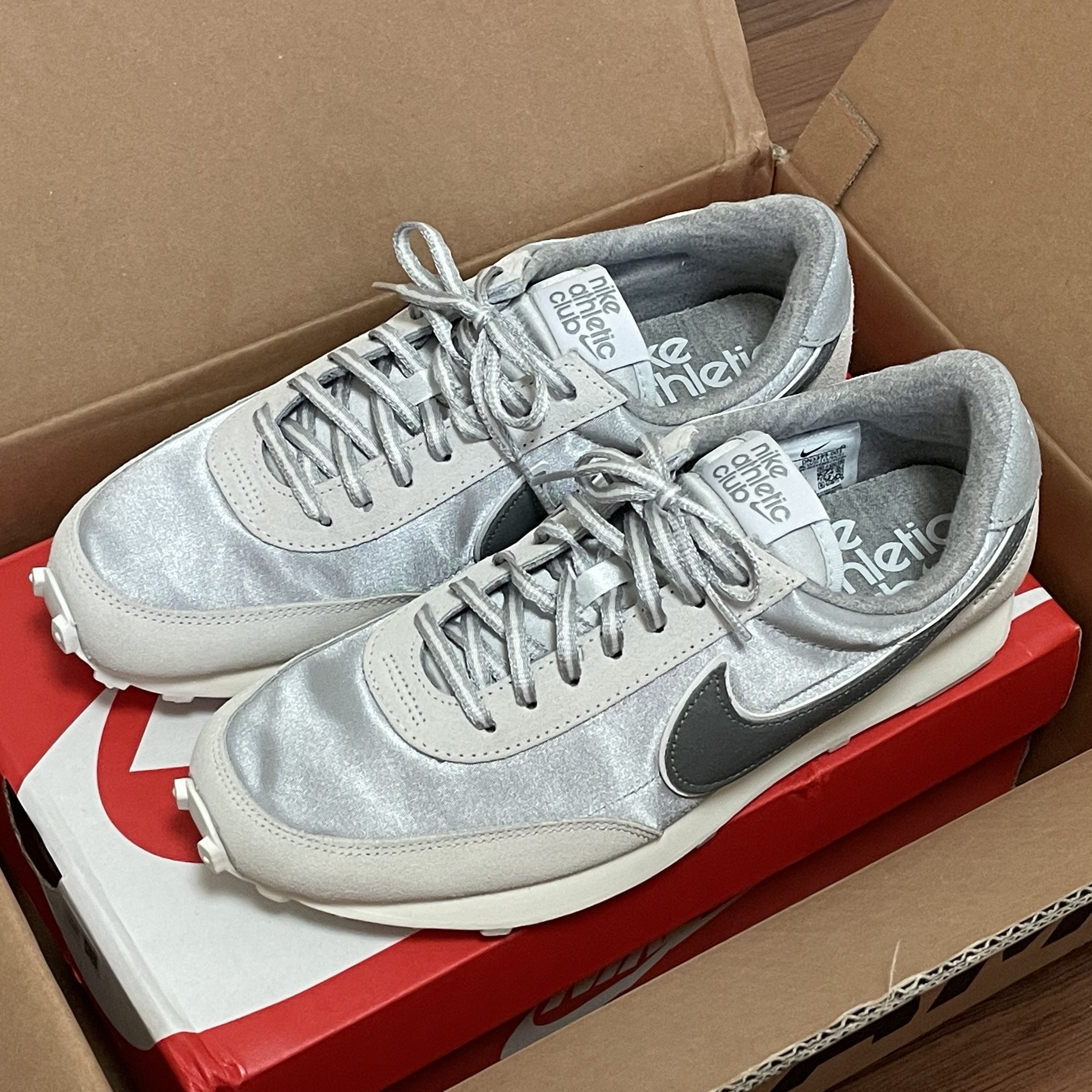 (W) Nike Daybreak SE Light Smoke Grey 착용 스타일