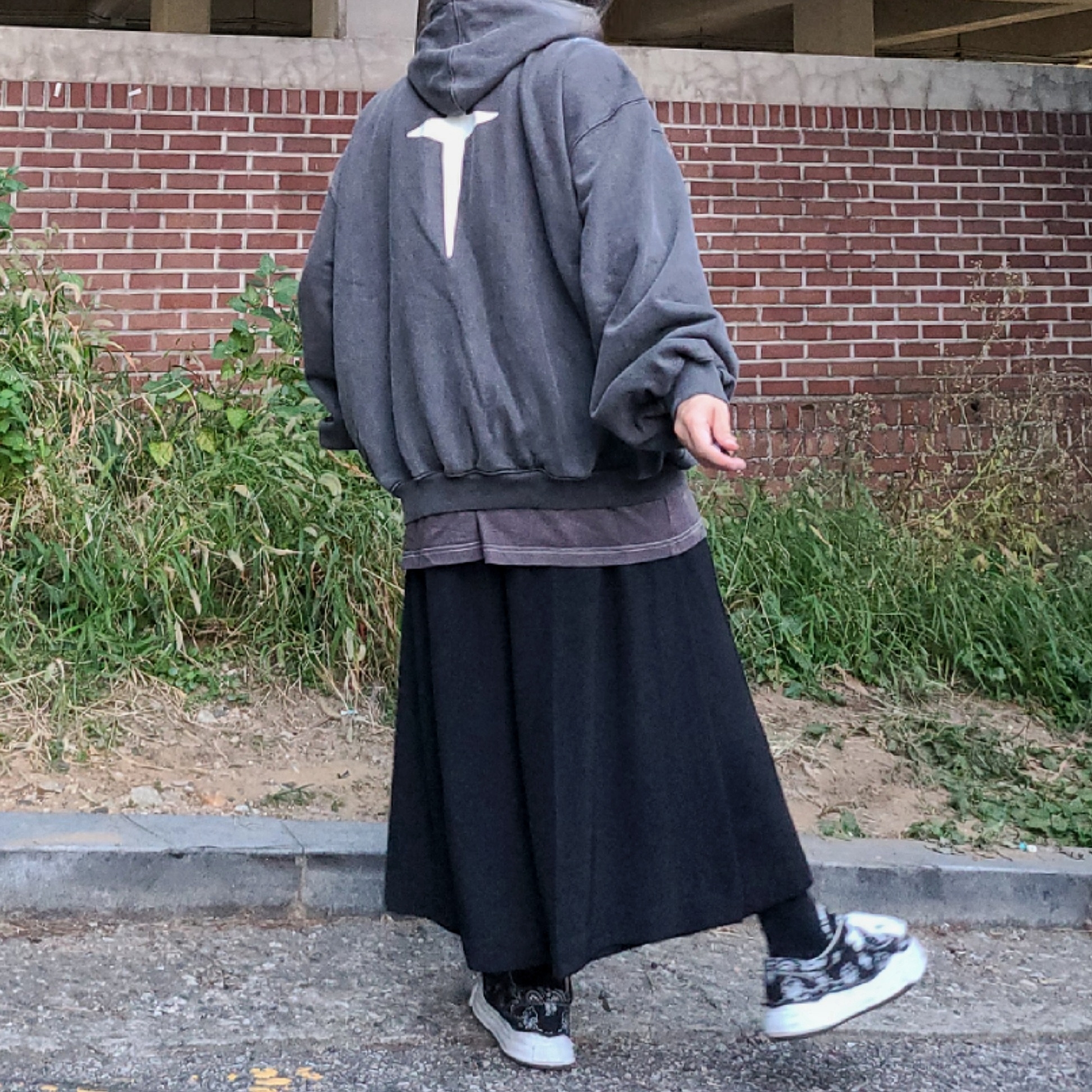 Ourpas 075 Ivy League Hoodie Washed Gray 착용 스타일 - 4