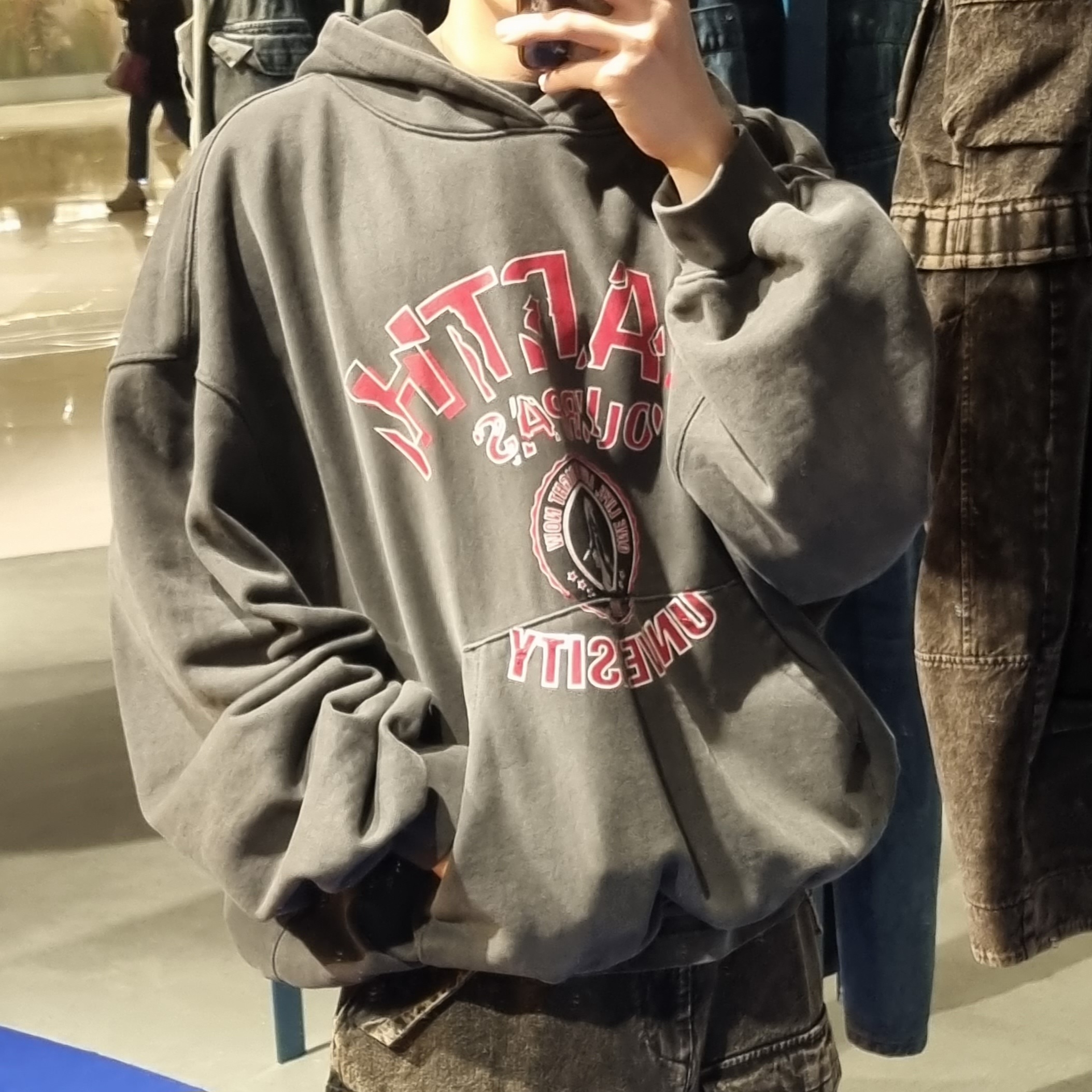 Ourpas 075 Ivy League Hoodie Washed Gray 착용 스타일
