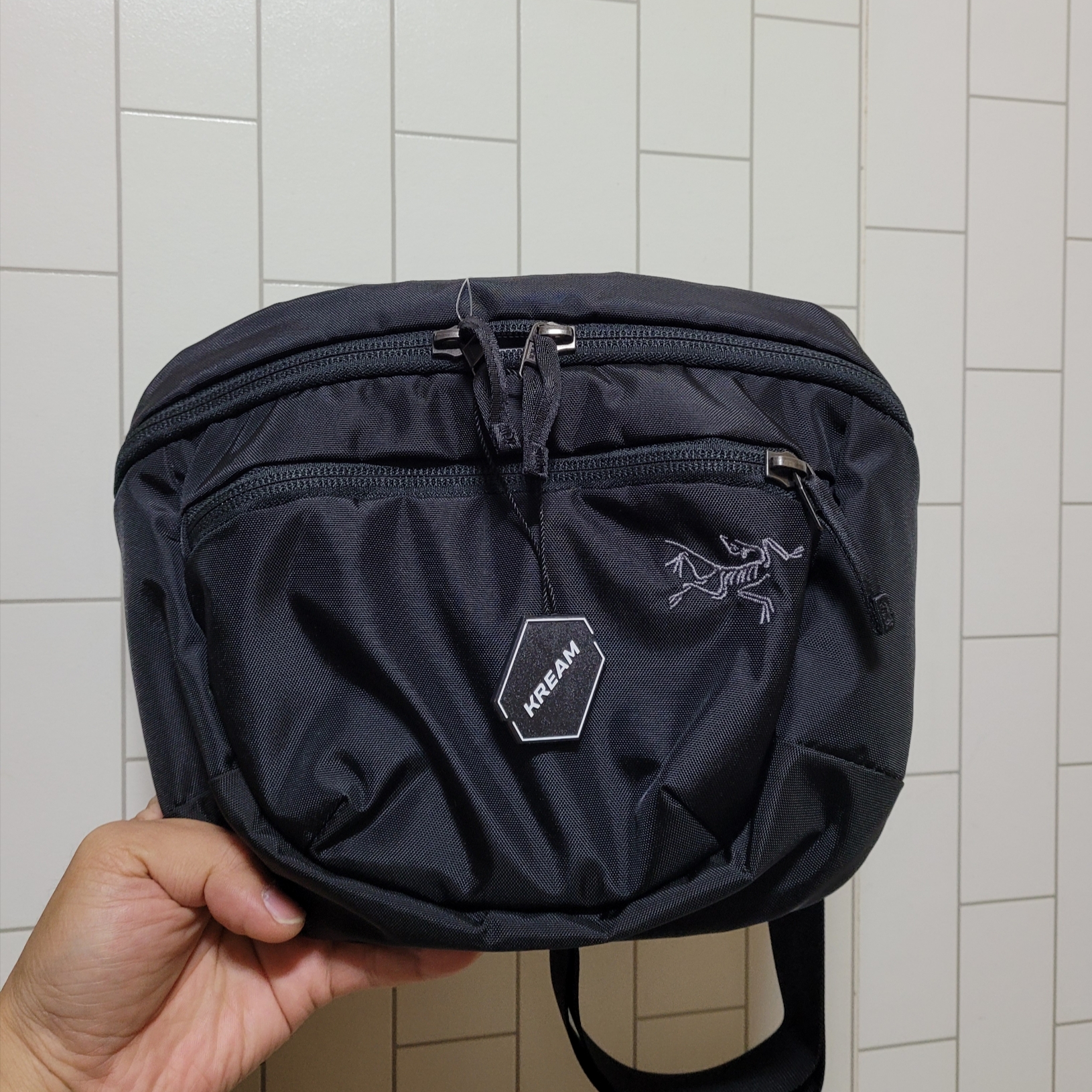 Arc'teryx Mantis 2 Waistpack Black 착용 스타일