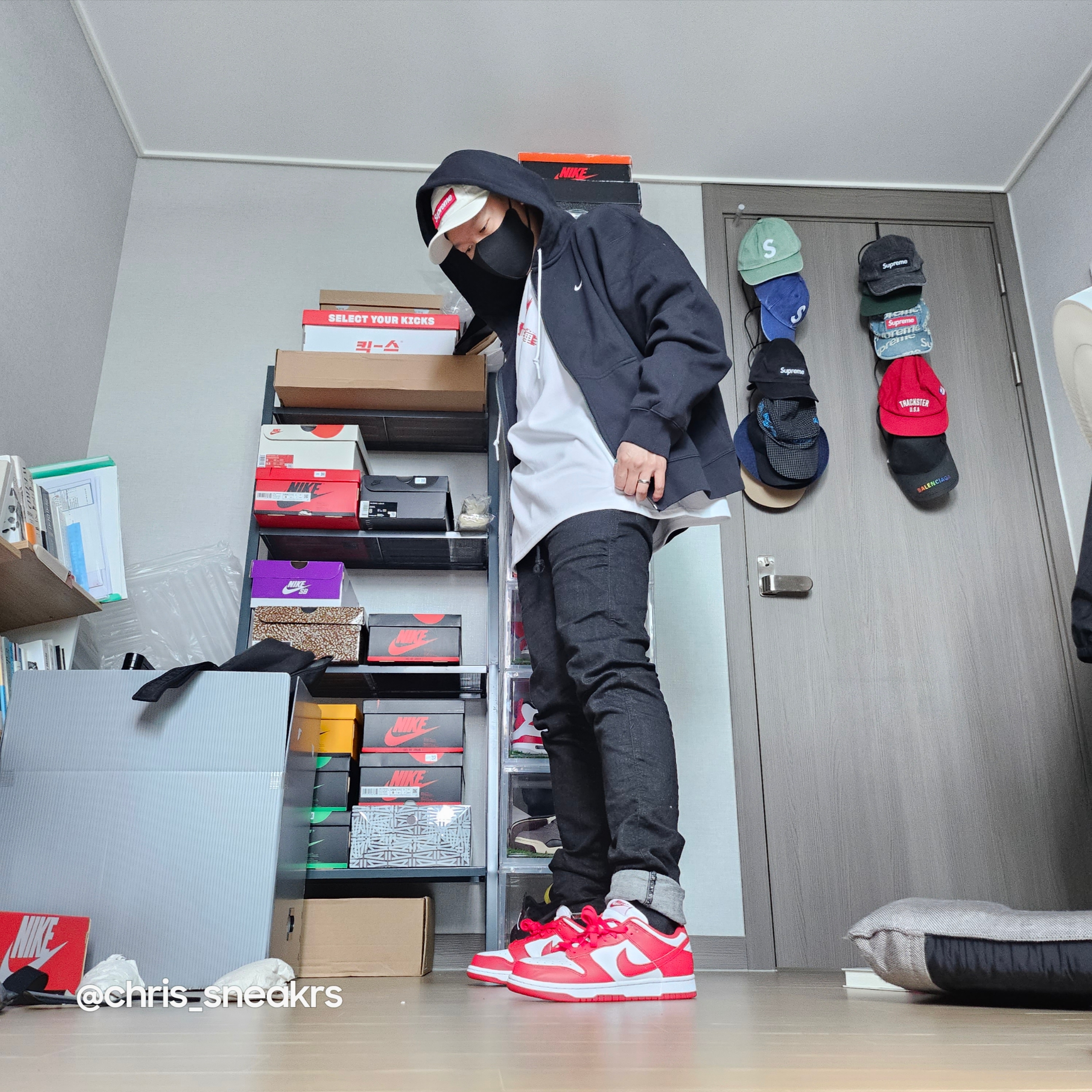 Nike Dunk Low SP White and University Red 2023, Supreme Military Camp Cap Stone - 22SS 착용 스타일 - 3