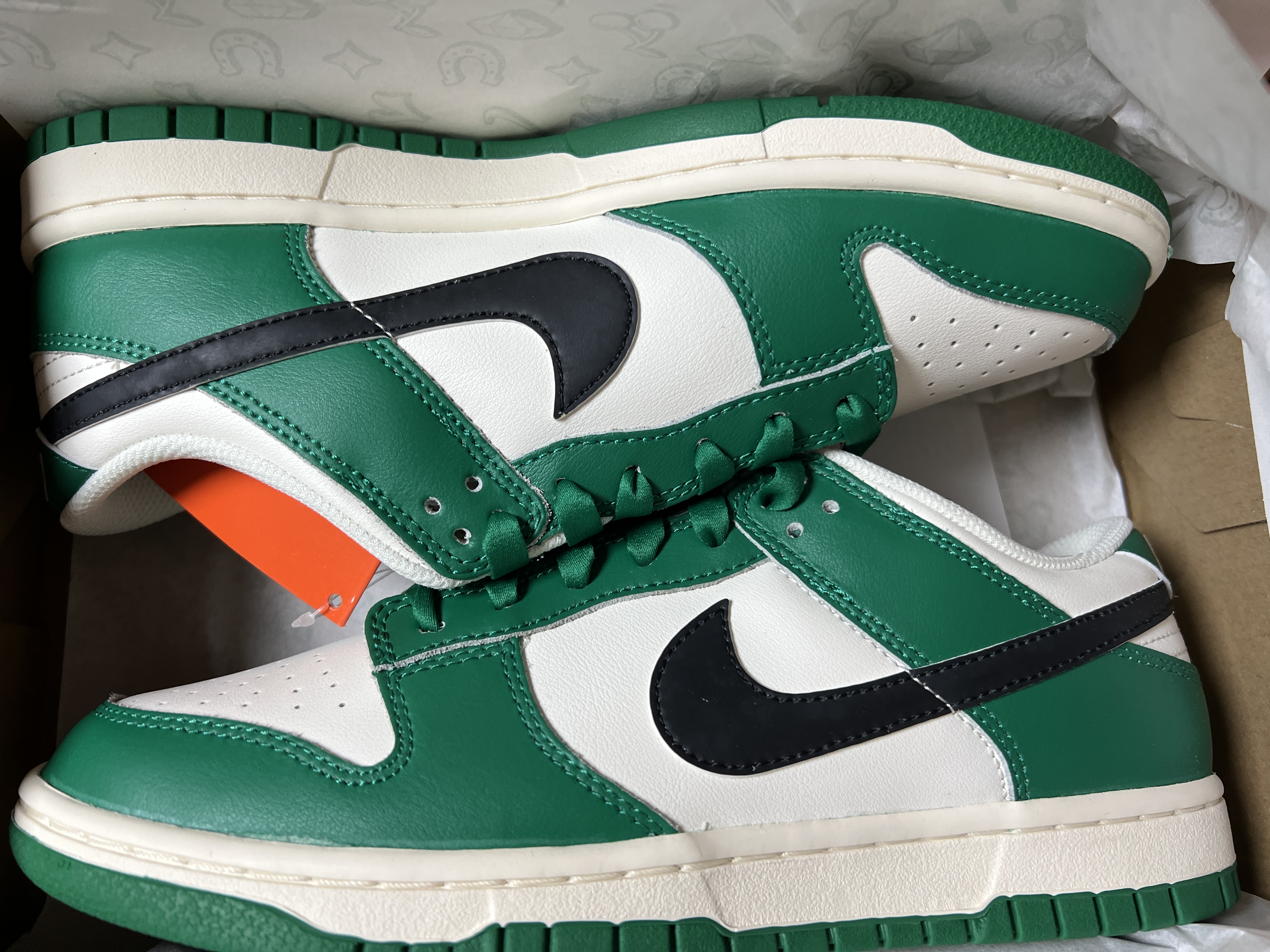 Nike Dunk Low Retro SE Jackpot Malachite 착용 스타일