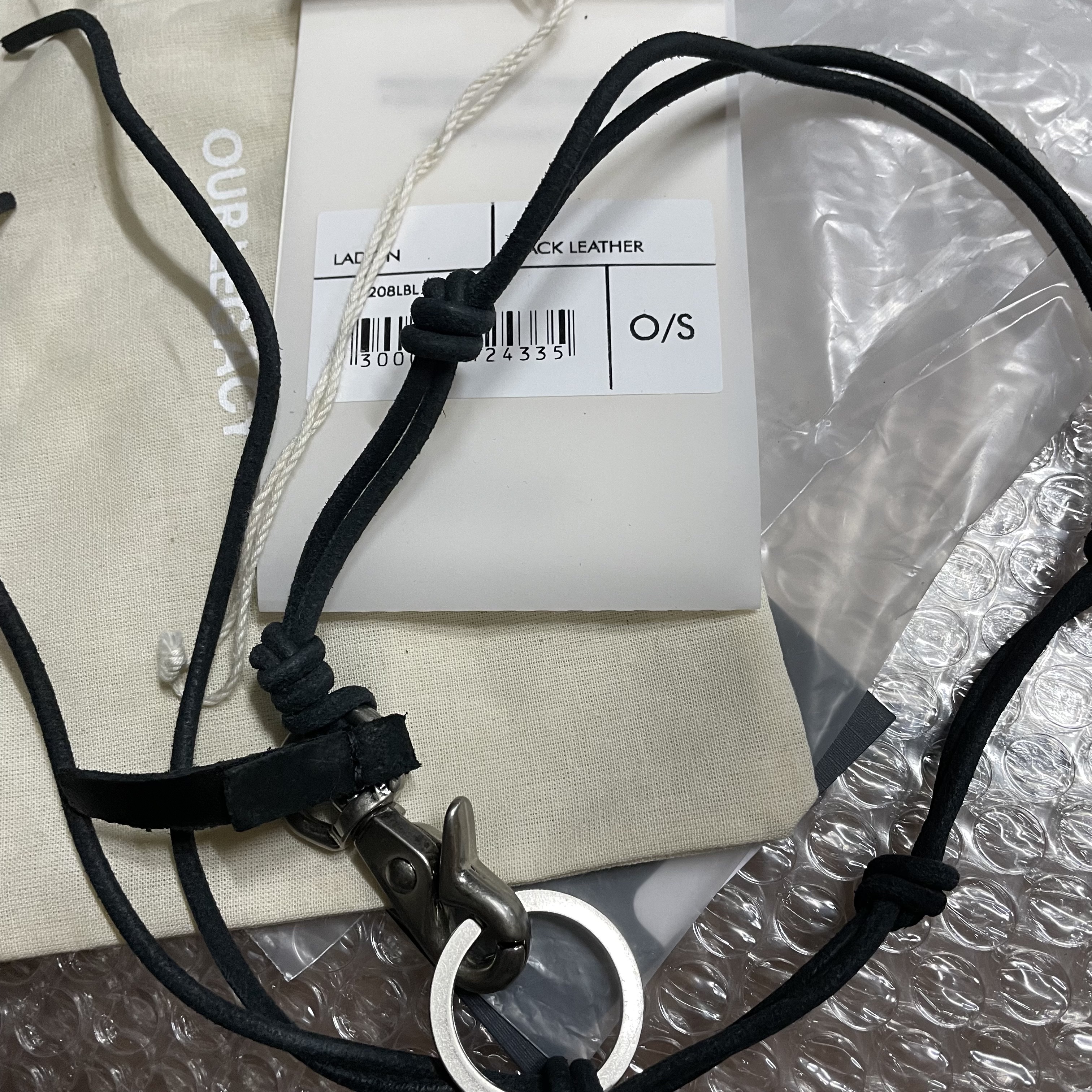 Our Legacy Ladon Leather Keychain Black 착용 스타일