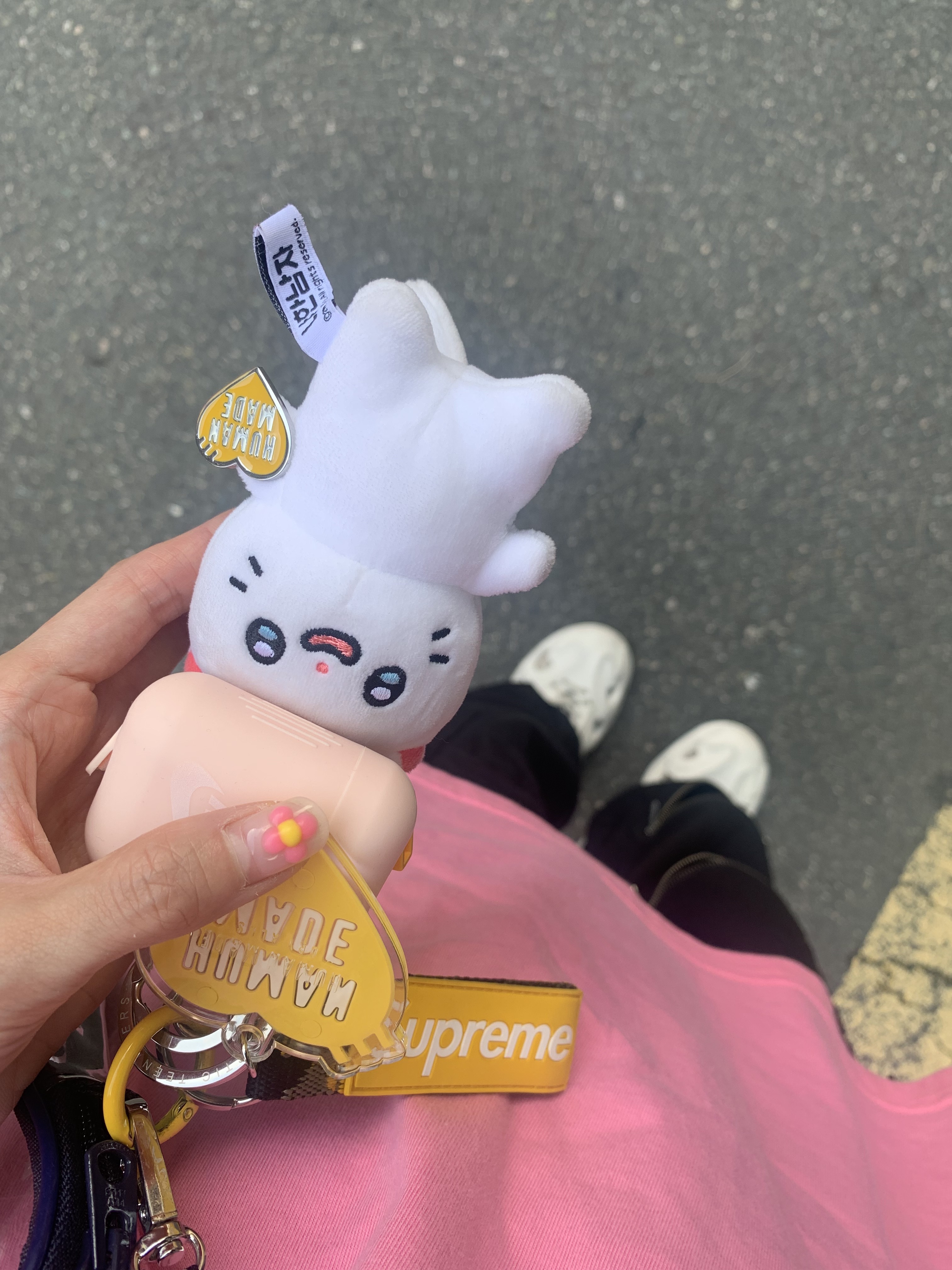 Adidas Adifom Q Off White, Supreme Webbing Keychain Yellow Camo - 23SS 착용 스타일 - 2