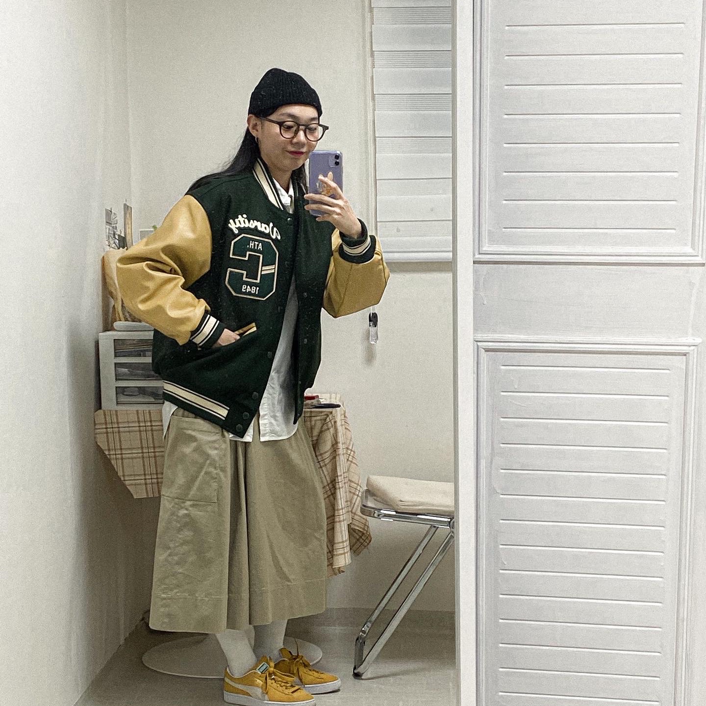 Puma Suede Classic XXI Mustard White 착용 스타일 - 2