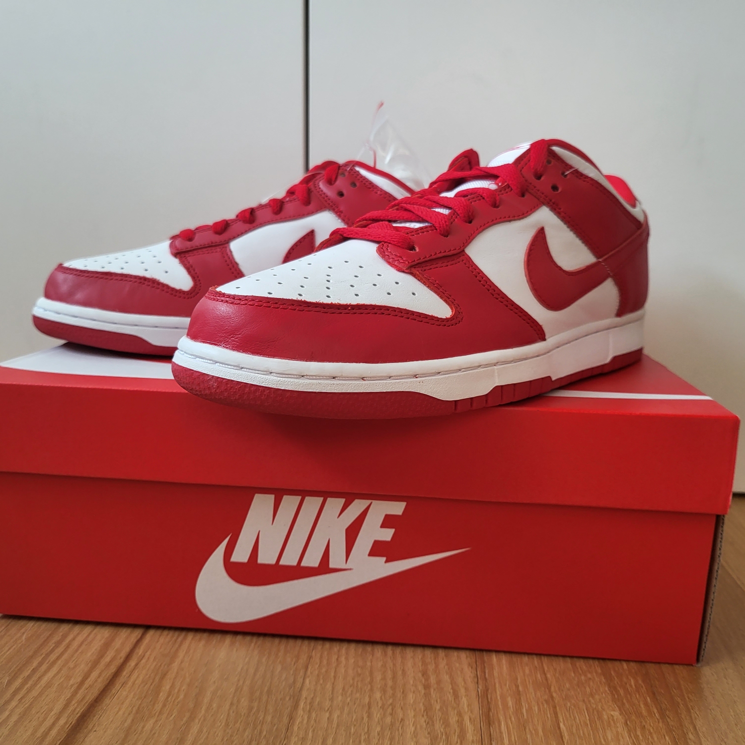 Nike Dunk Low SP White and University Red 2023 착용 스타일
