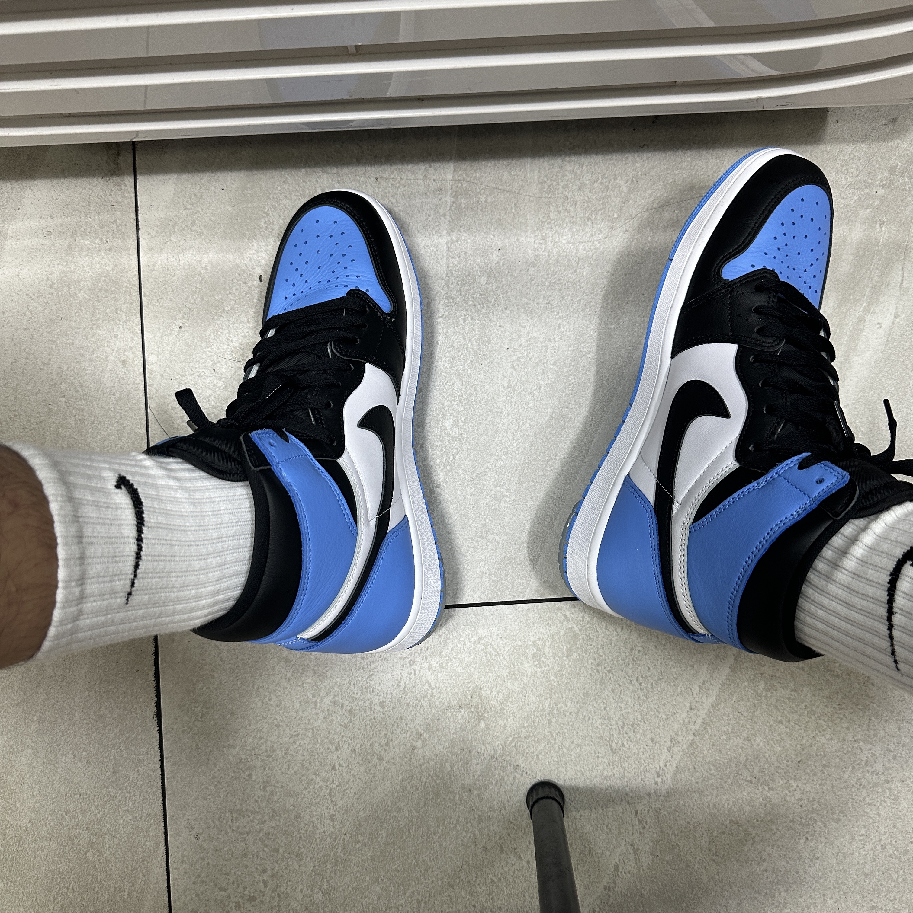 Jordan 1 Retro High OG University Blue 착용 스타일