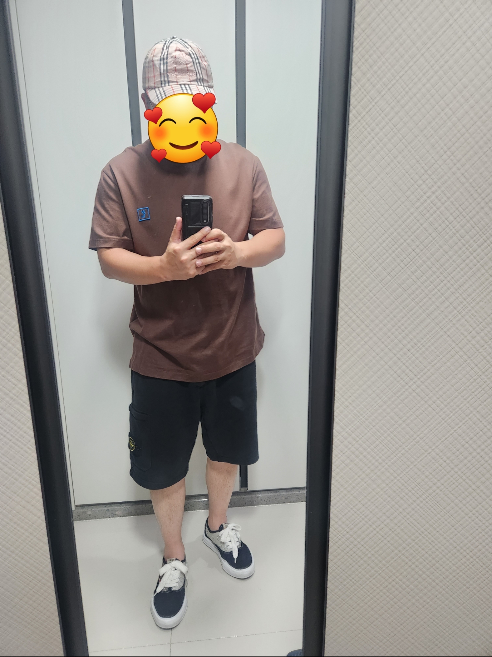 Maison Mihara Yasuhiro Baker OG Sole OX Bandana Sneakers Black, Stone Island 64620 Brushed Cotton Fleece Bermuda Cargo Shorts Black - 22FW 착용 스타일