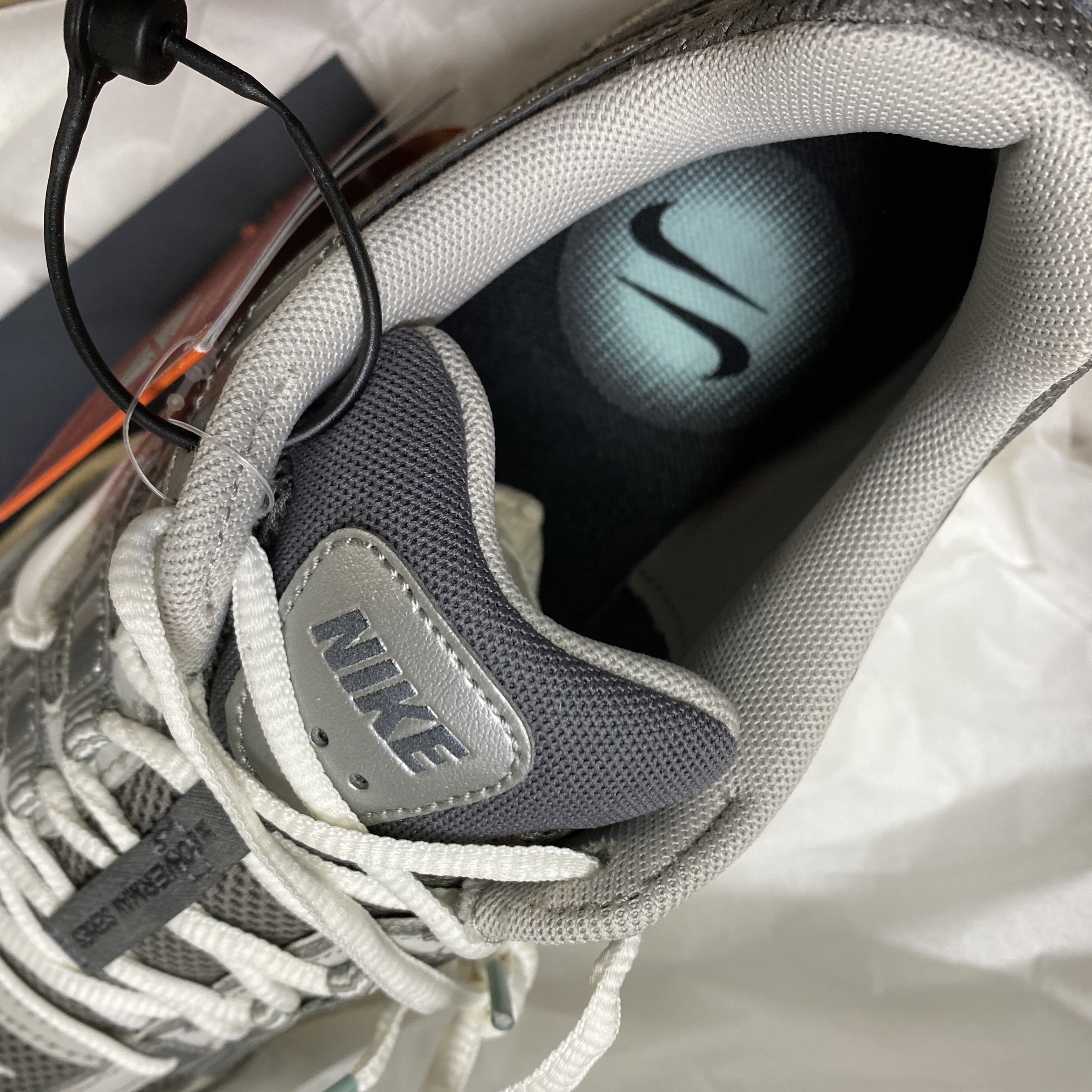 Nike P-6000 Flat Pewter Light Iron Ore 착용 스타일 - 2