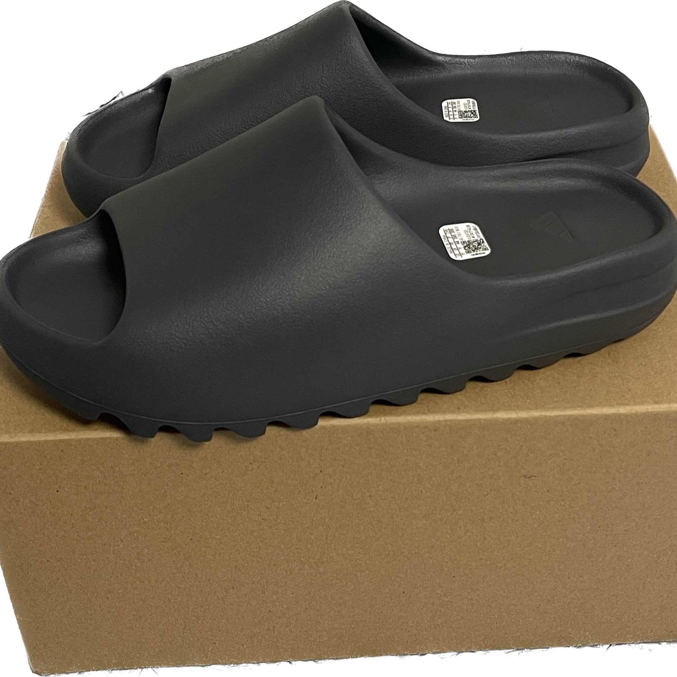 Adidas Yeezy Slide Granite 착용 스타일