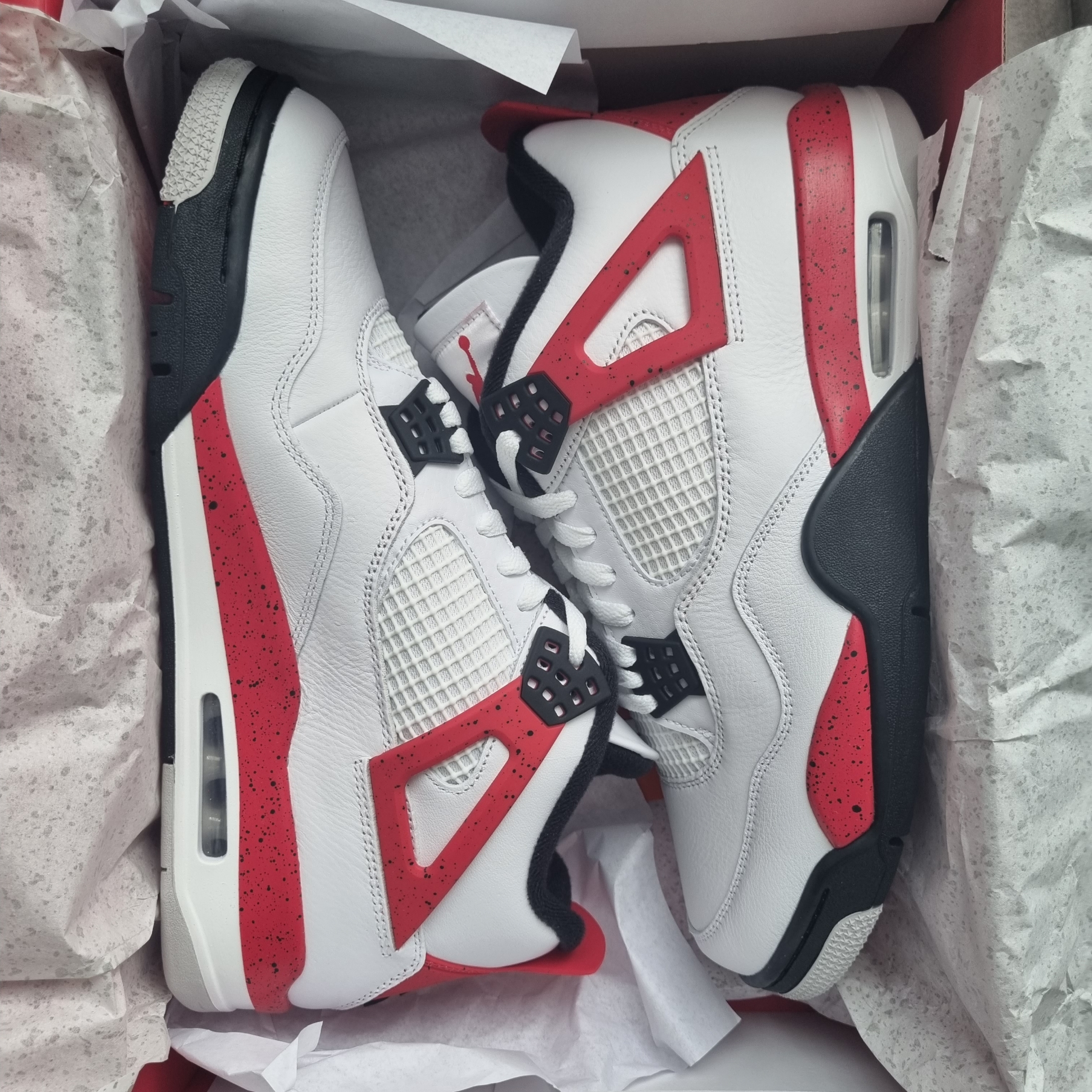 Jordan 4 Retro Red Cement 착용 스타일