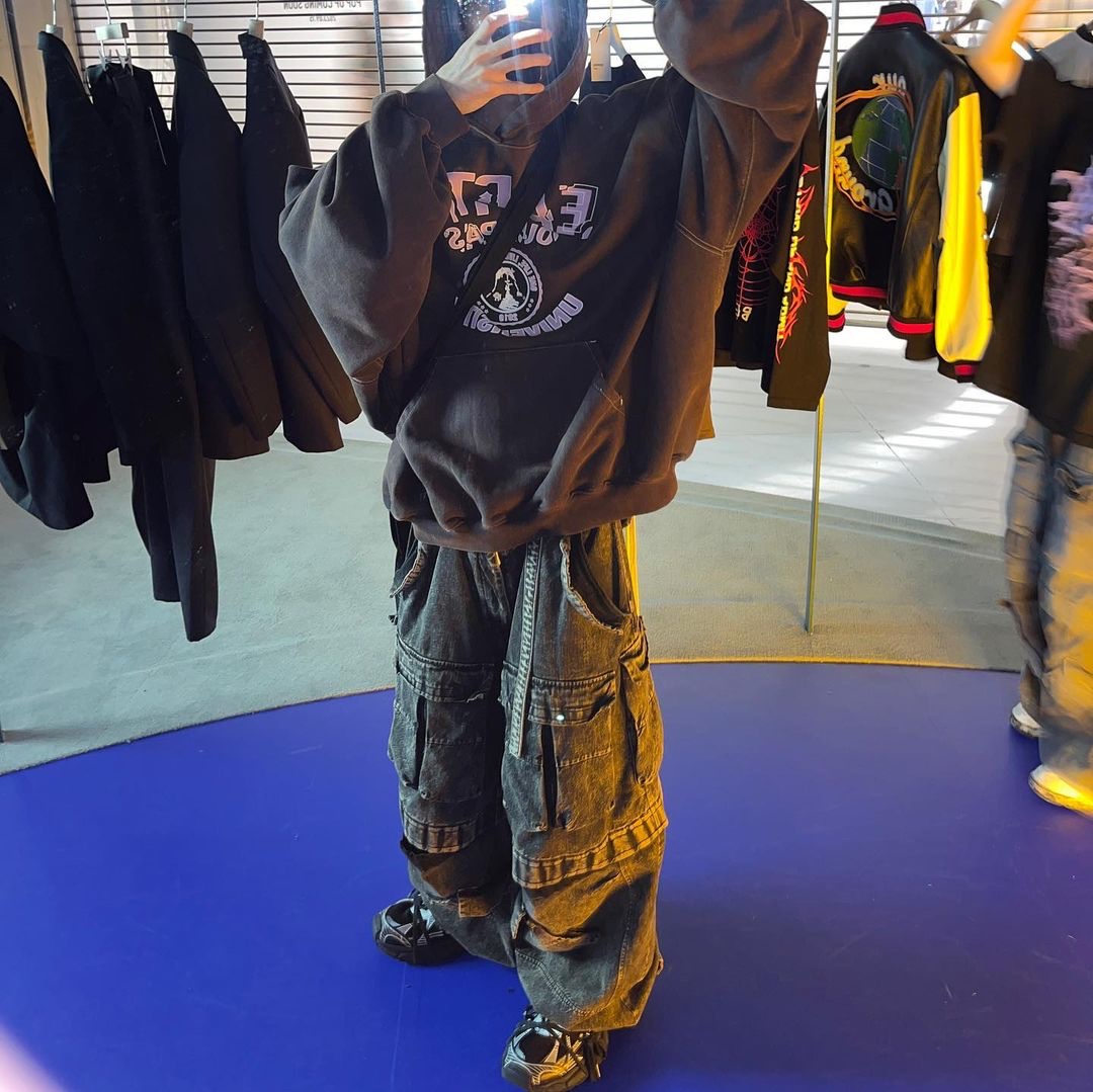 Ourpas 075 Ivy League Hoodie Fade Brown 착용 스타일 - 1