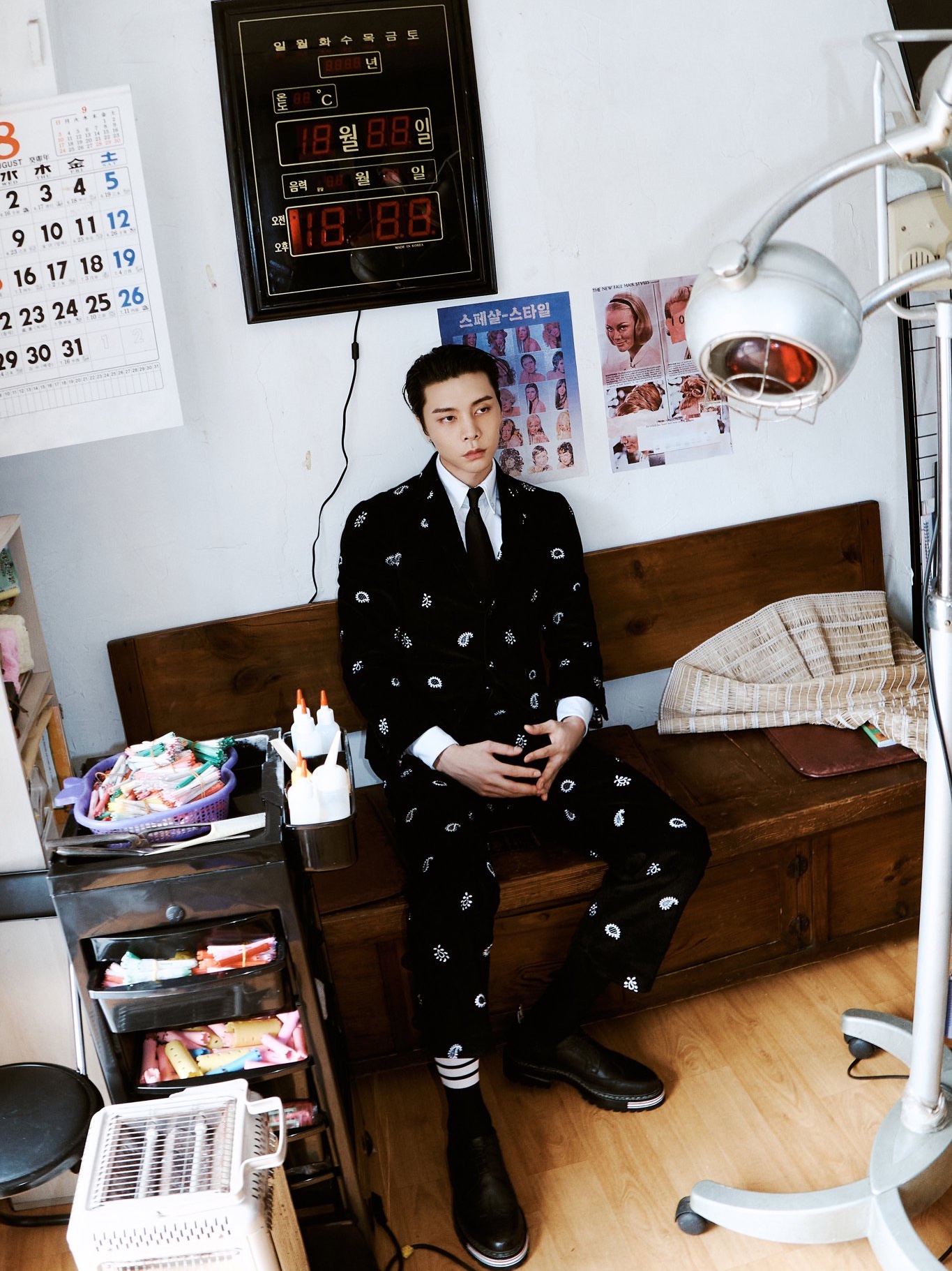 Thom Browne Lightweight Cotton 4-Bar Mid Calf Socks Black 착용 스타일