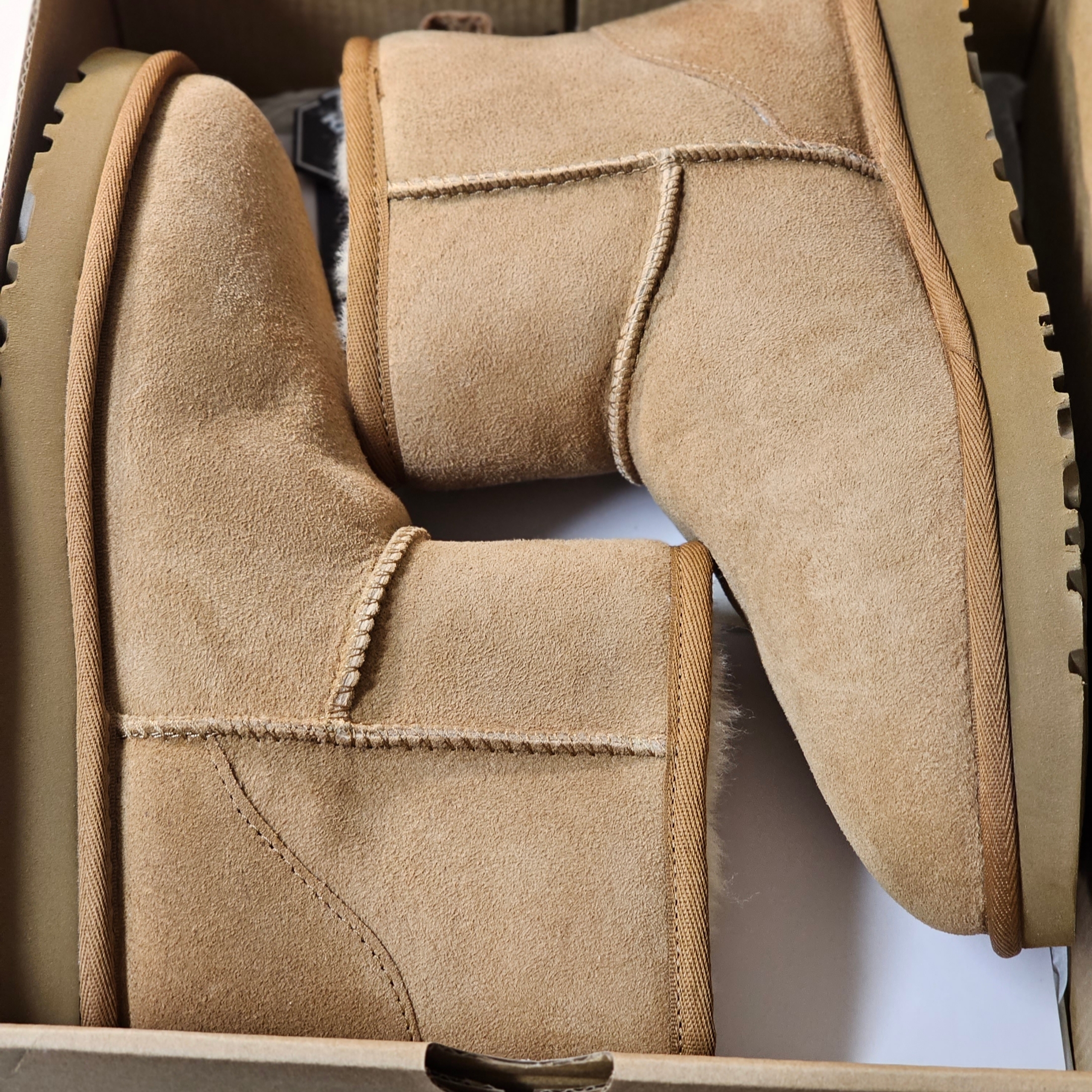 (W) UGG Classic Mini II Boots Chestnut 착용 스타일