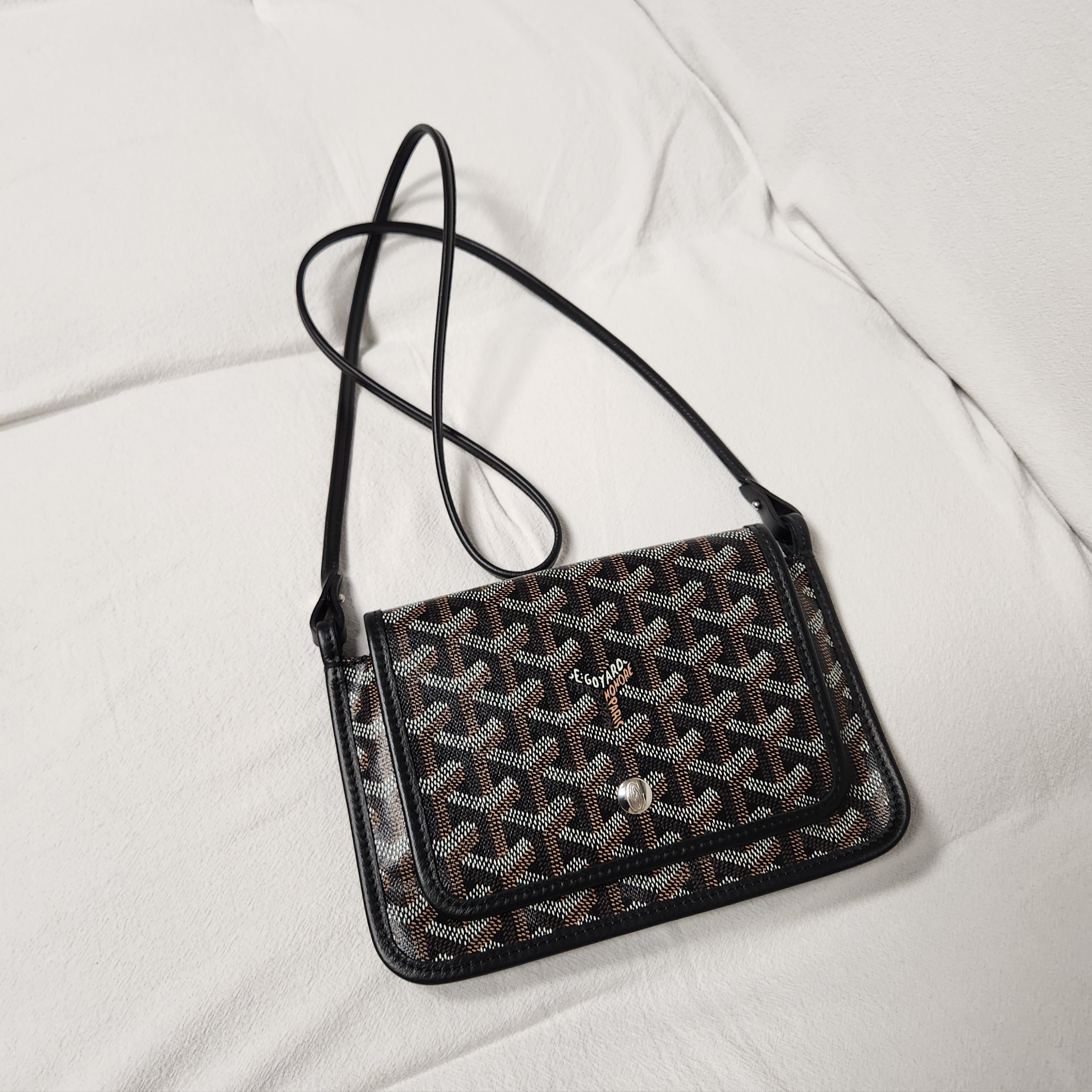 Goyard Plumet Pocket Wallet Black 착용 스타일