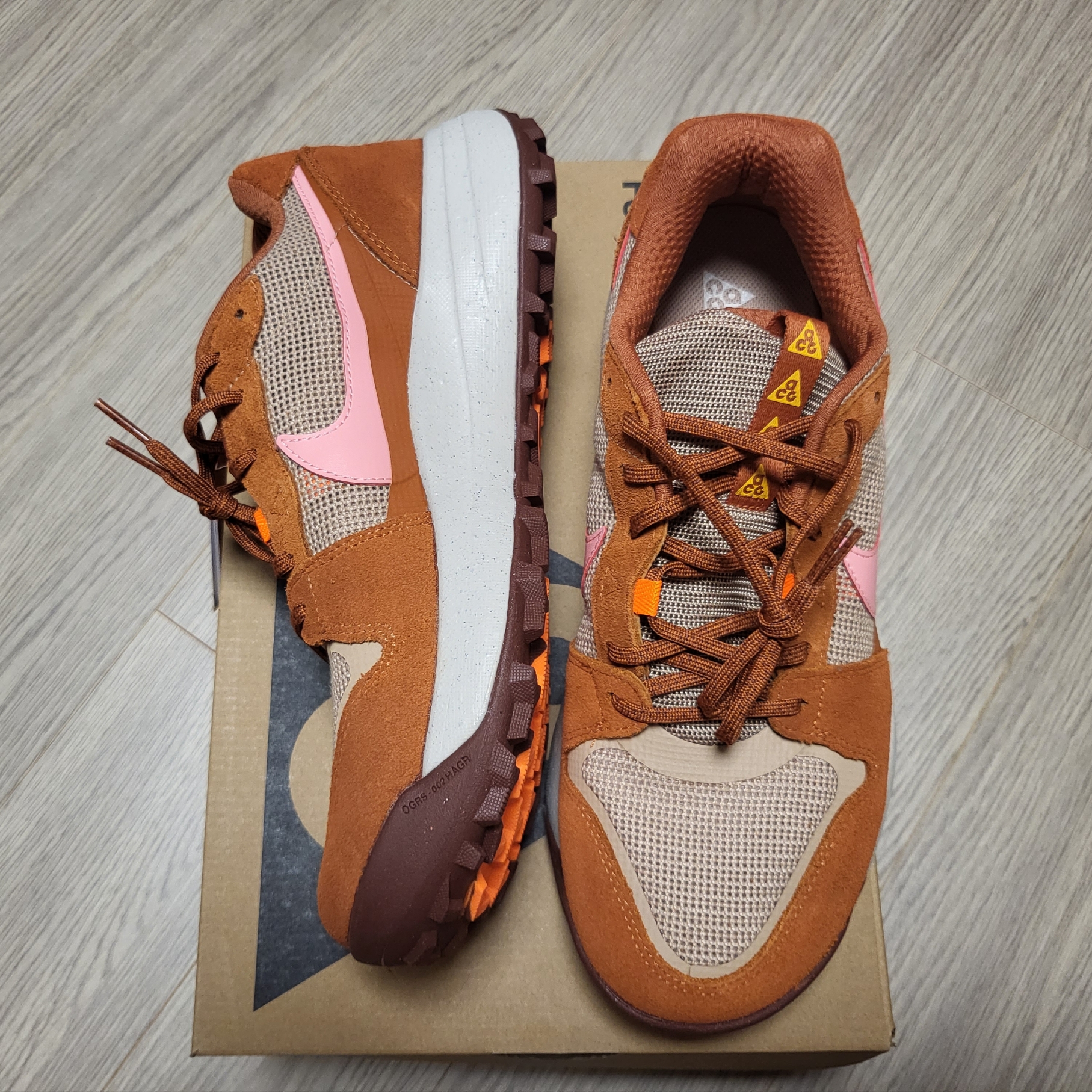 Nike ACG Lowcate Hemp Dark Russet 착용 스타일 - 3