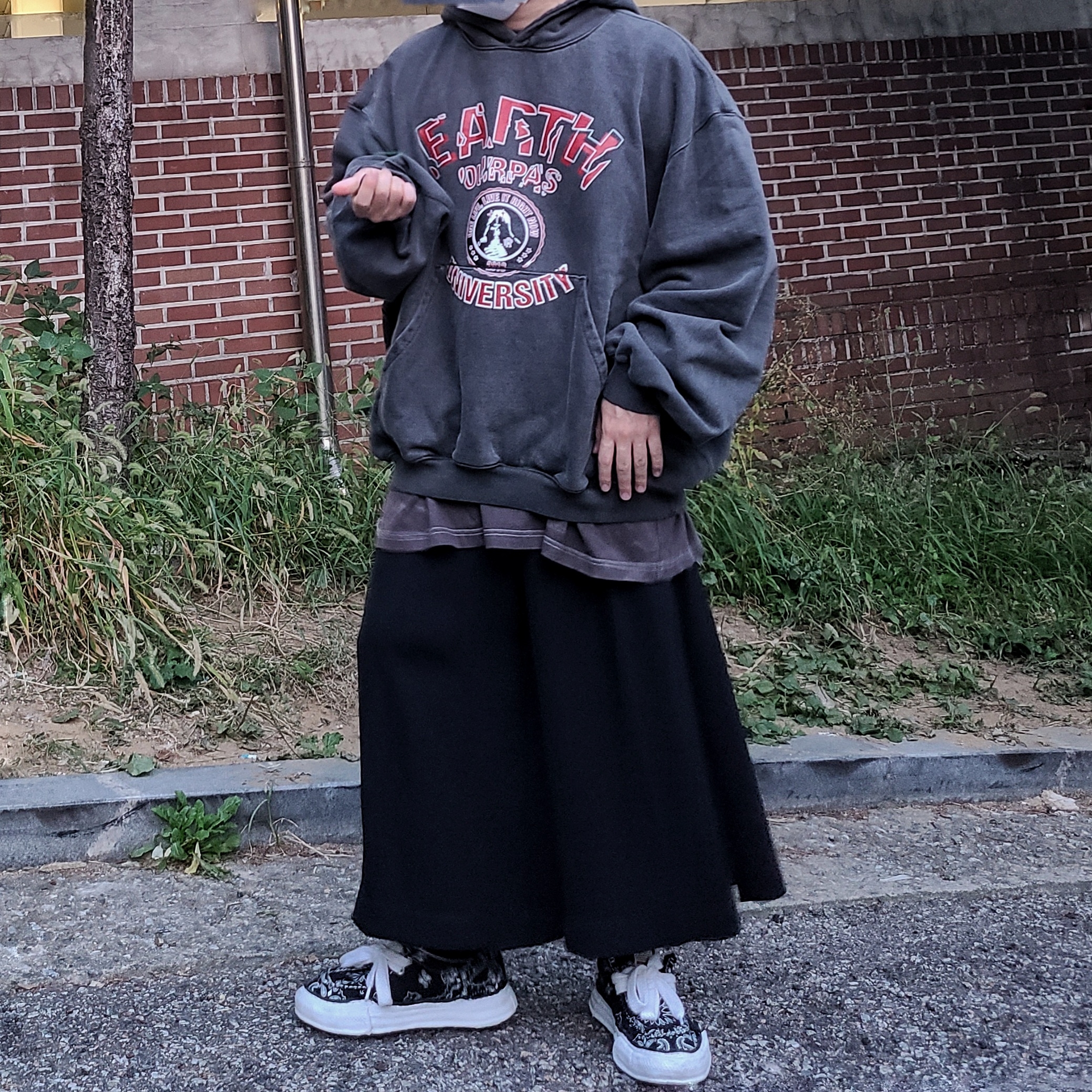 Ourpas 075 Ivy League Hoodie Washed Gray 착용 스타일 - 2