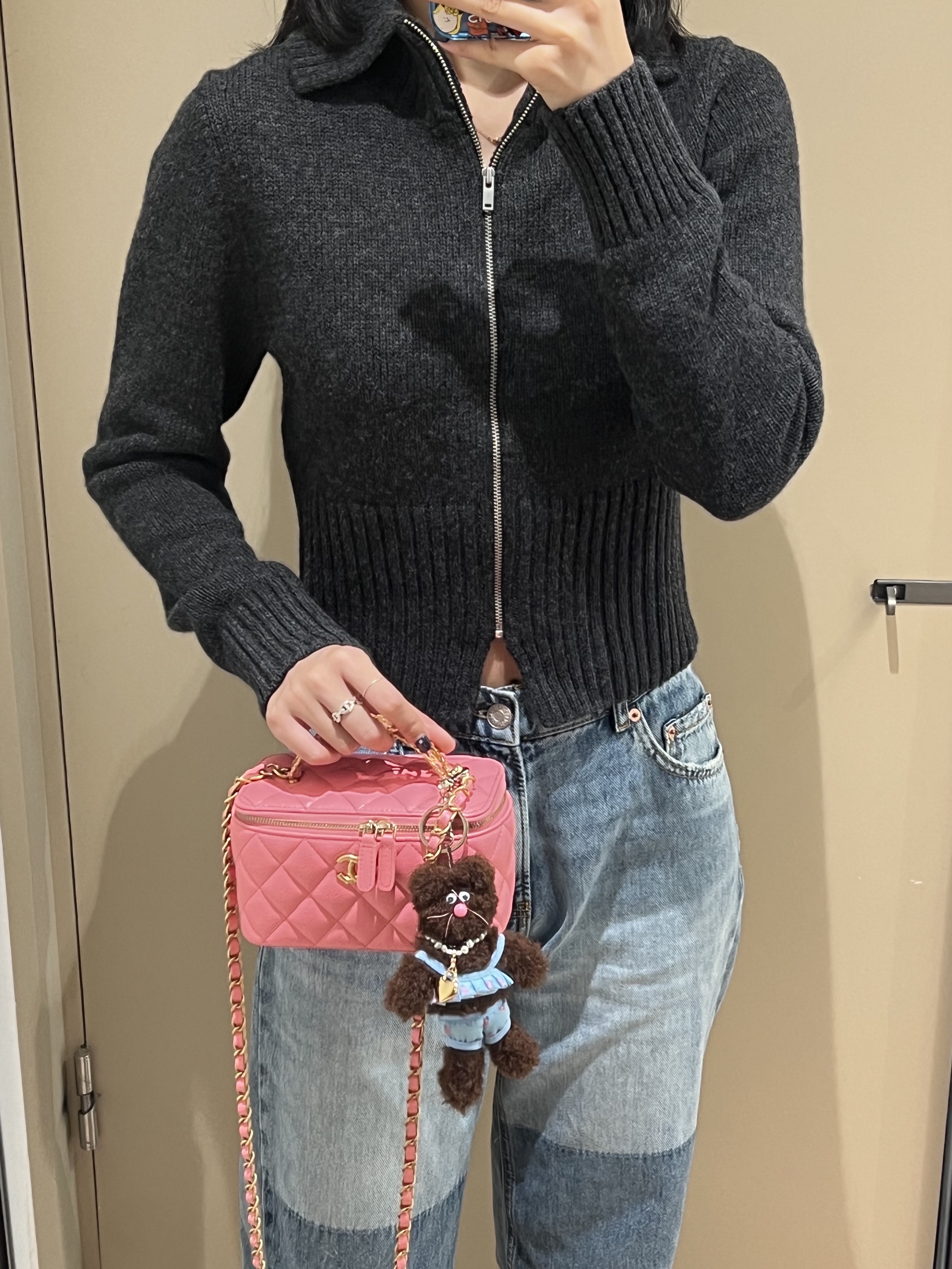 STU x Monamhee Namhee, Chanel Vanity with Chain Grained Shiny Calfskin & Gold Coral Pink 착용 스타일