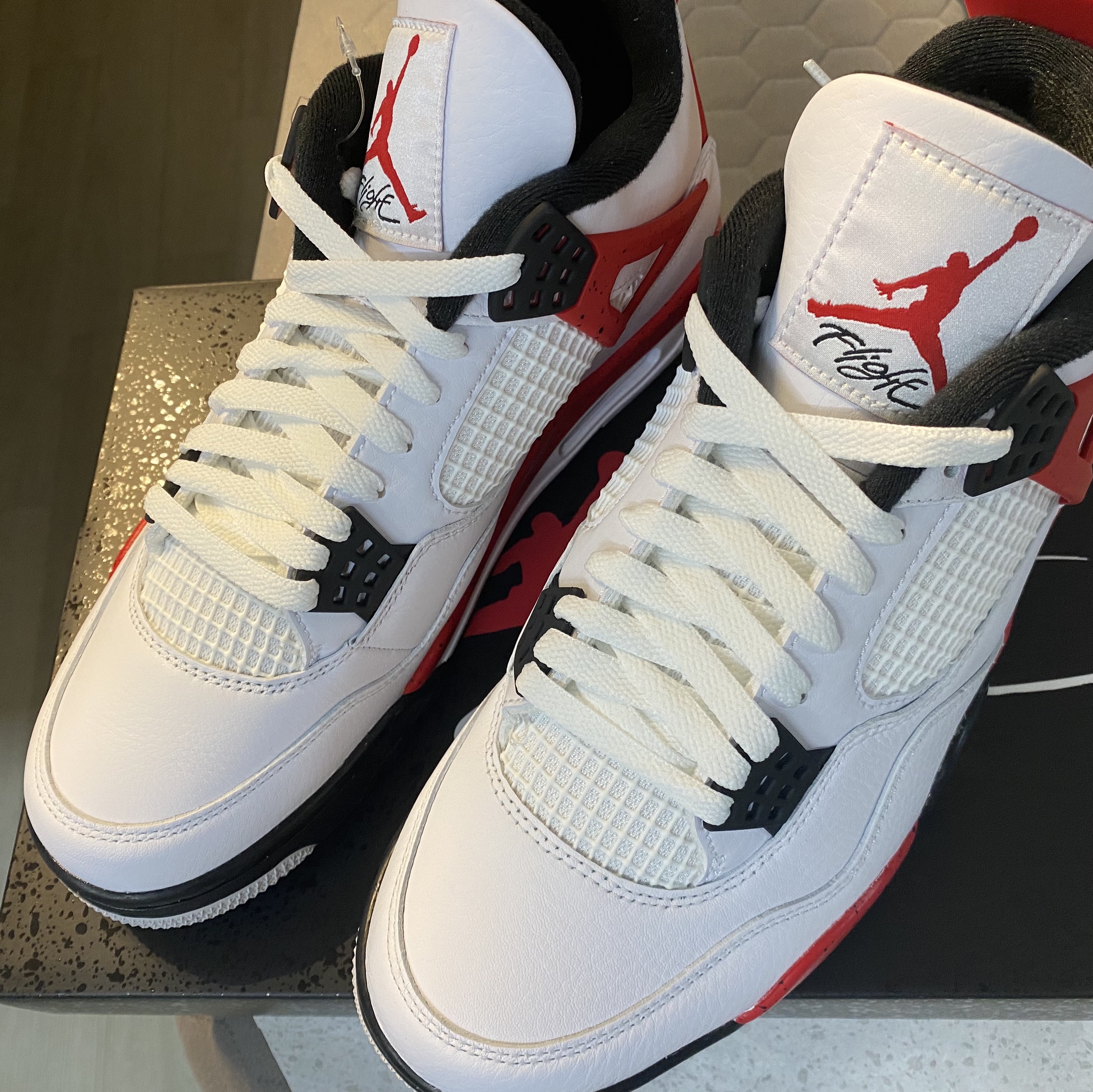 Jordan 4 Retro Red Cement 착용 스타일