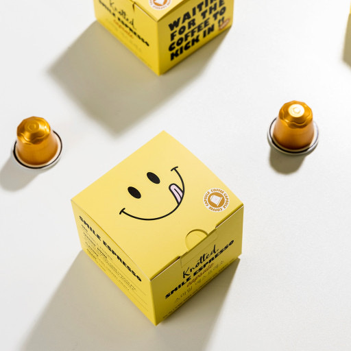 Knotted Smile blend Capsule Coffee 착용 스타일