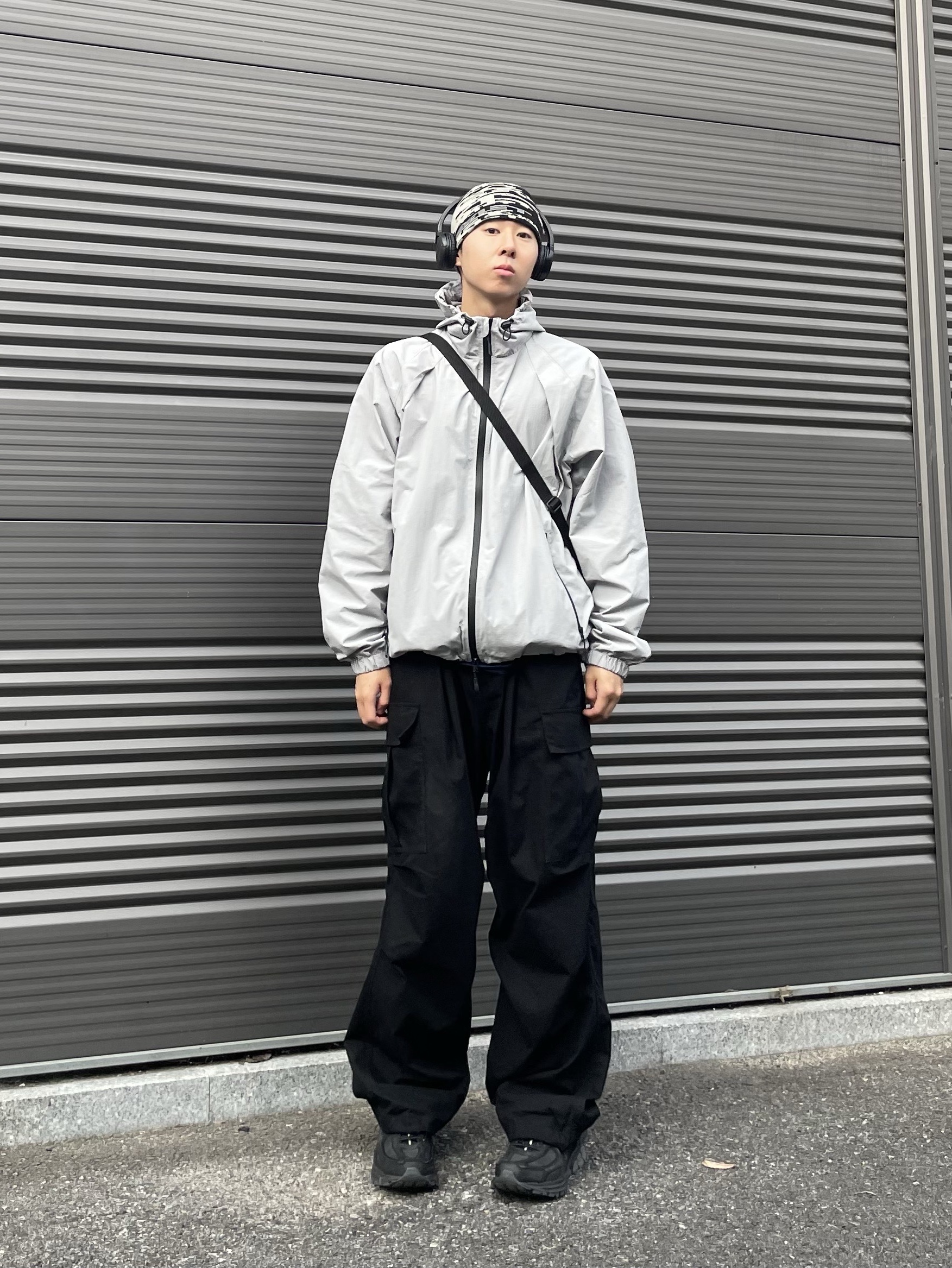 Nike x A-Cold-Wall Zoom Vomero 5 Black, Sony WH-CH520 Black (Sony Korea Ver.) 착용 스타일 - 3