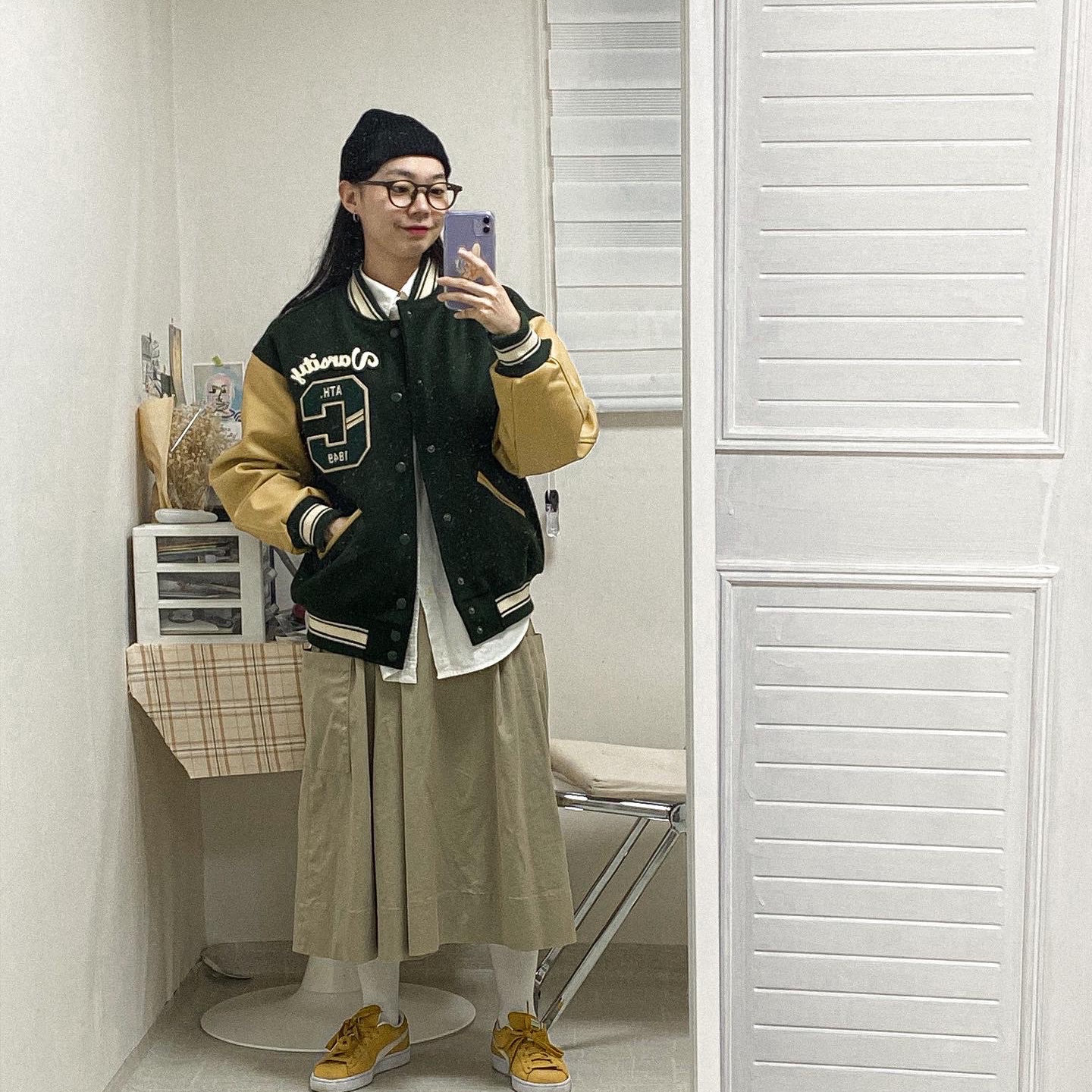 Puma Suede Classic XXI Mustard White 착용 스타일 - 1