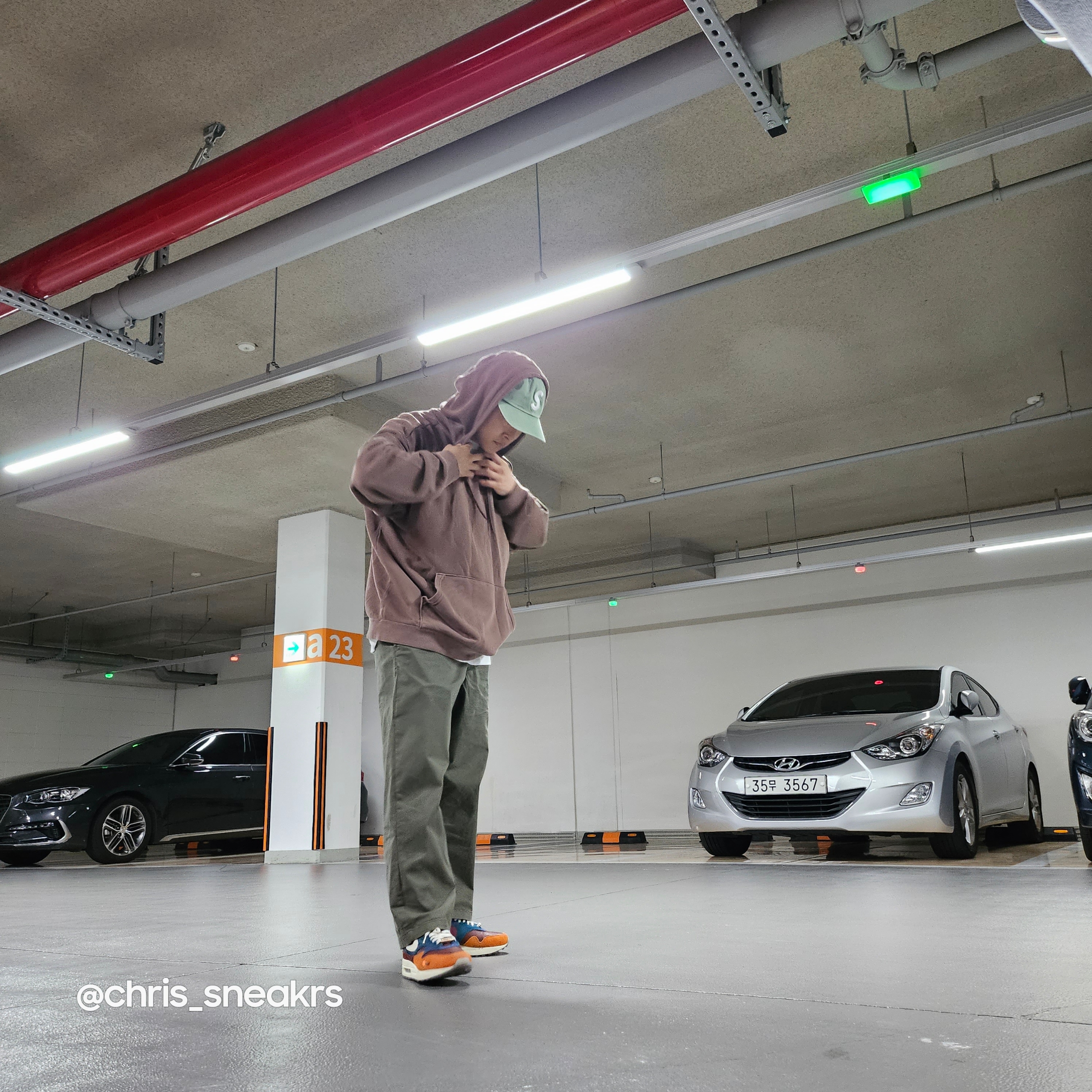 Supreme Pigment Print S Logo 6-Panel Light Sage - 22FW, Nike x Kasina Air Max 1 SP Won-Ang Orange 착용 스타일 - 5