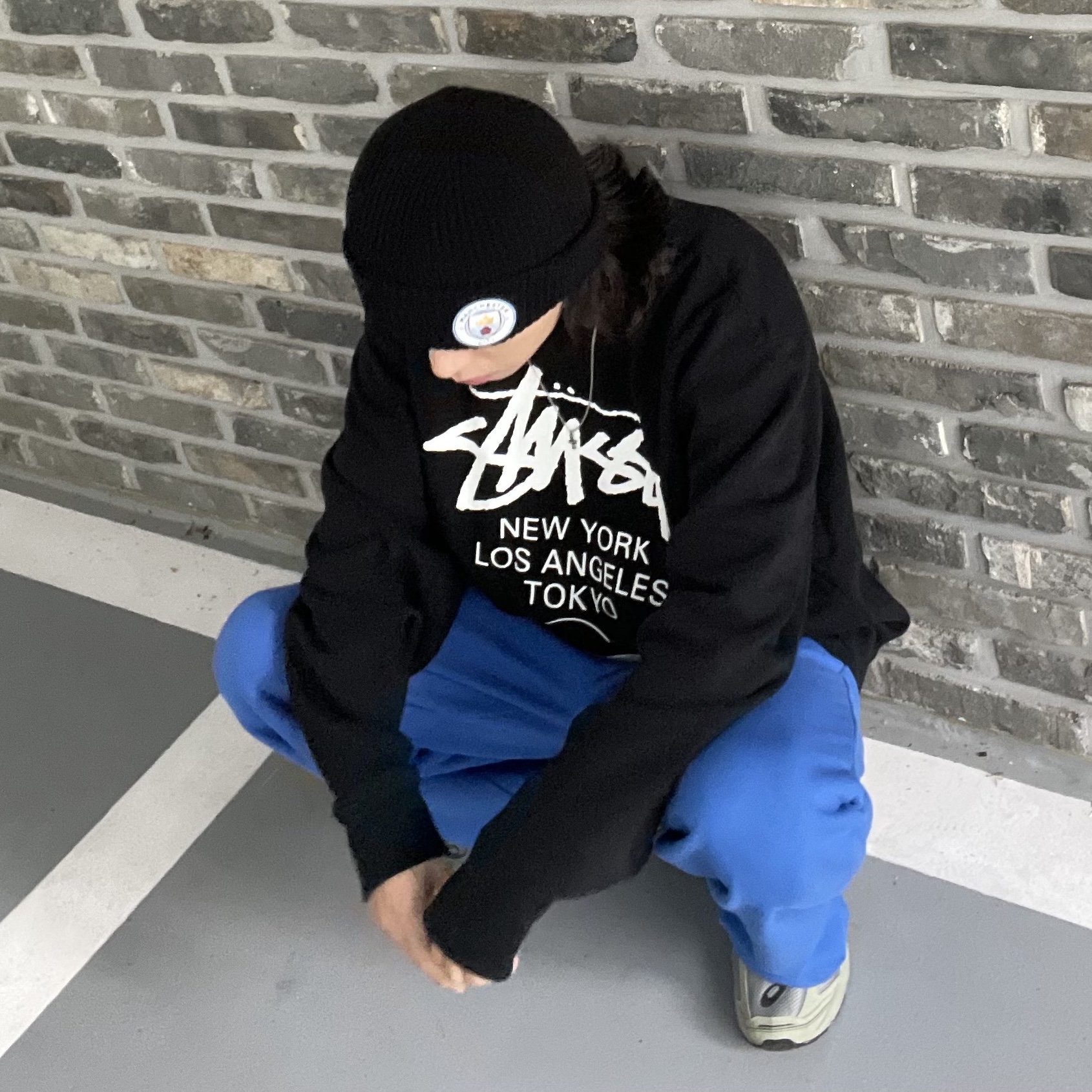 Asics Jog 100 S Sheet Rock - 2E Wide, Stussy World Tour Crew Black 2022 착용 스타일 - 4