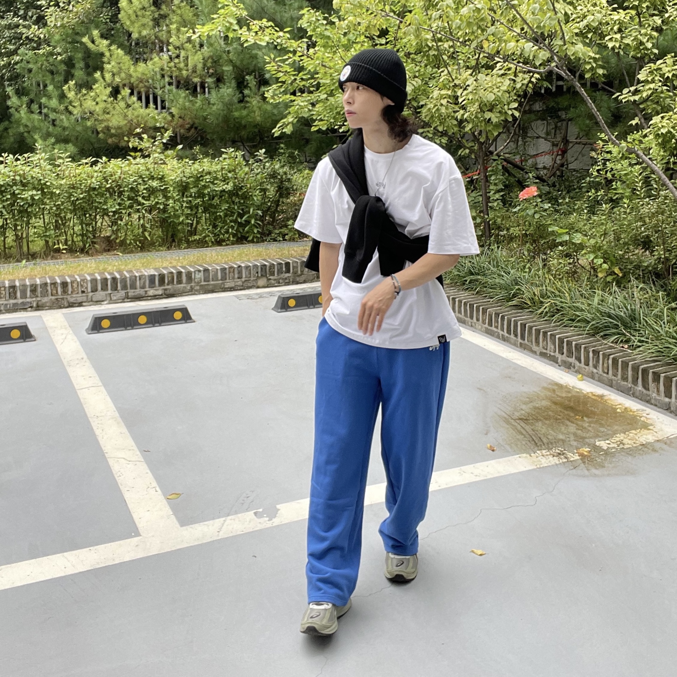 Asics Jog 100 S Sheet Rock - 2E Wide, Stussy World Tour Crew Black 2022 착용 스타일 - 5