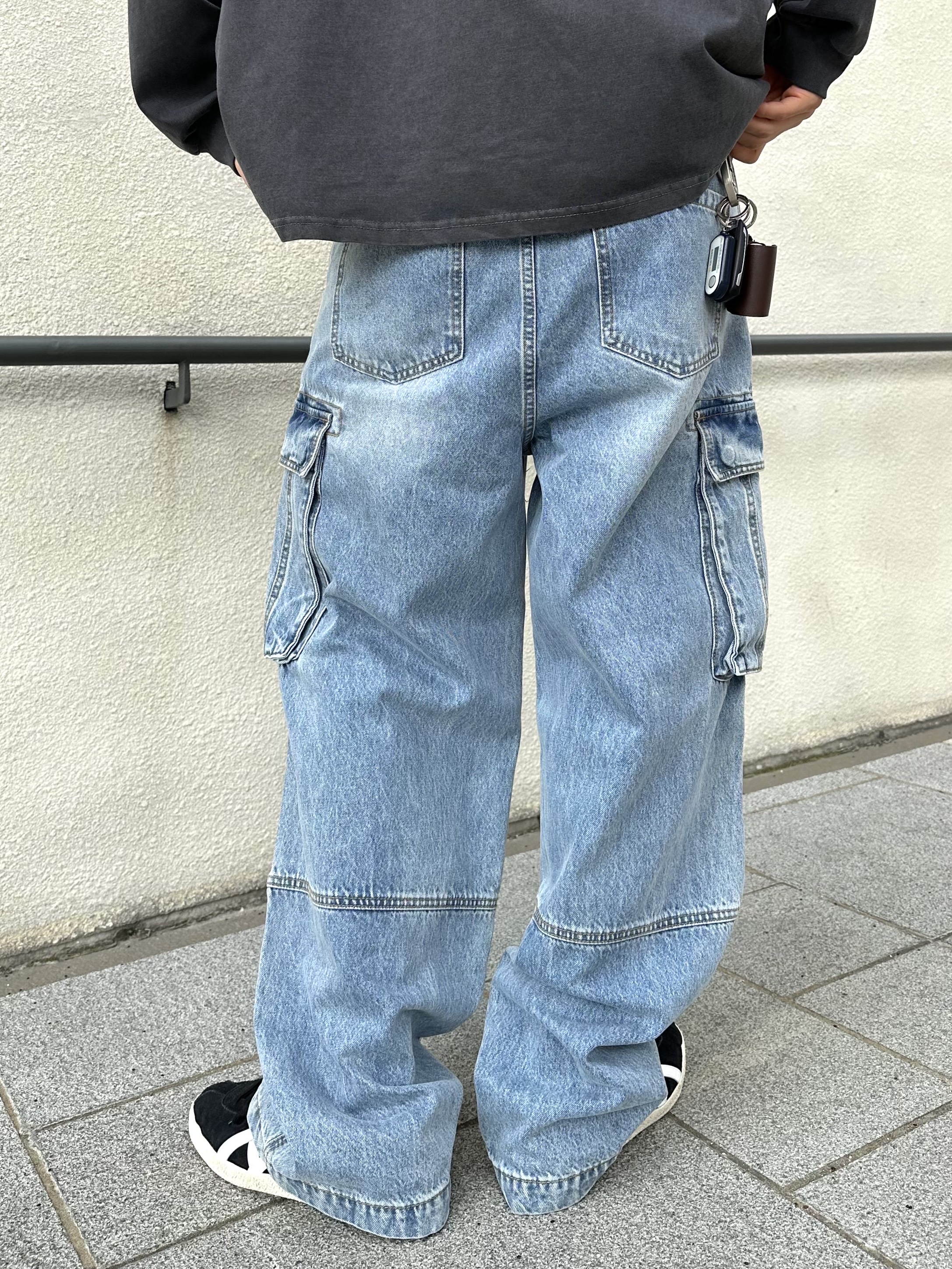 Onitsuka Tiger Mexico Deligation Black White, Apple AirPods Max Lightning Space Gray (Korean Ver.) 착용 스타일 - 4