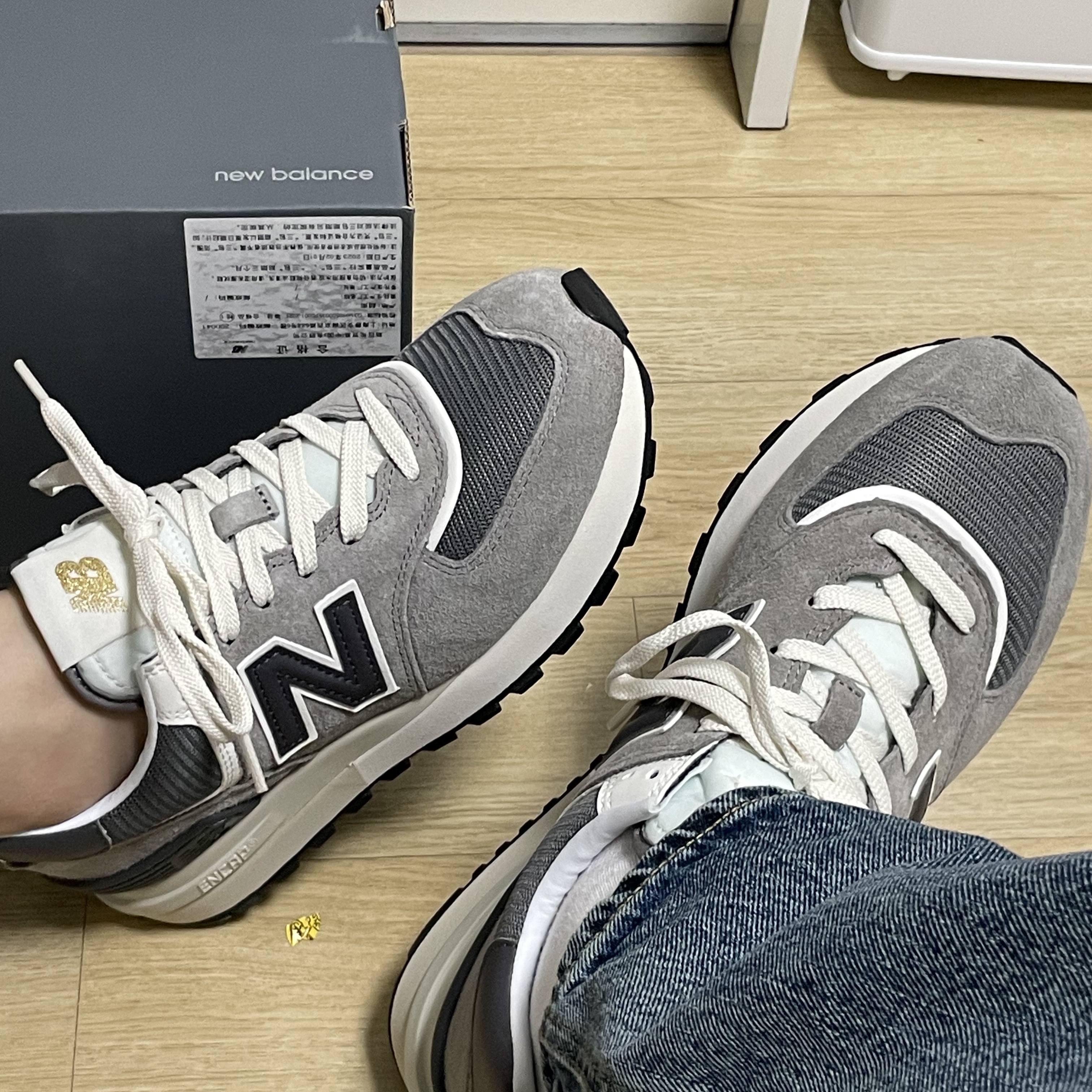 New Balance 574 Legacy Grey 착용 스타일